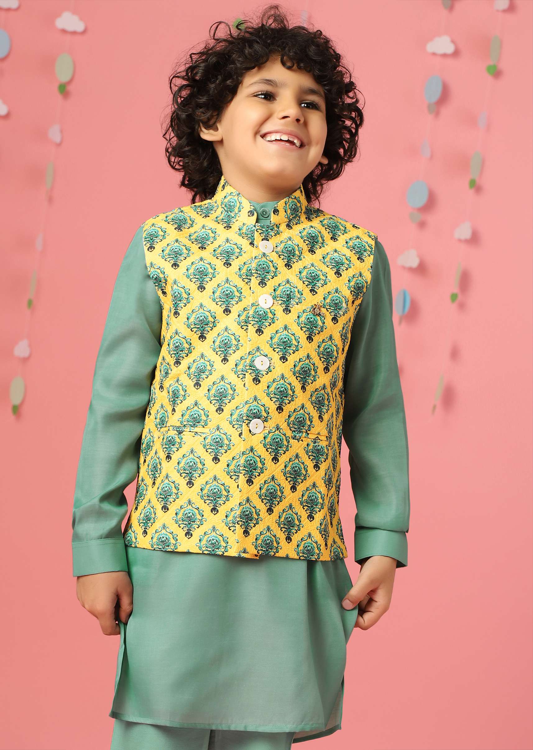kalki_agate_green_kurta_set_in_silk-sg137965_5_db33231a-6942-4117-b4ae-b93fe88725f6.jpg
