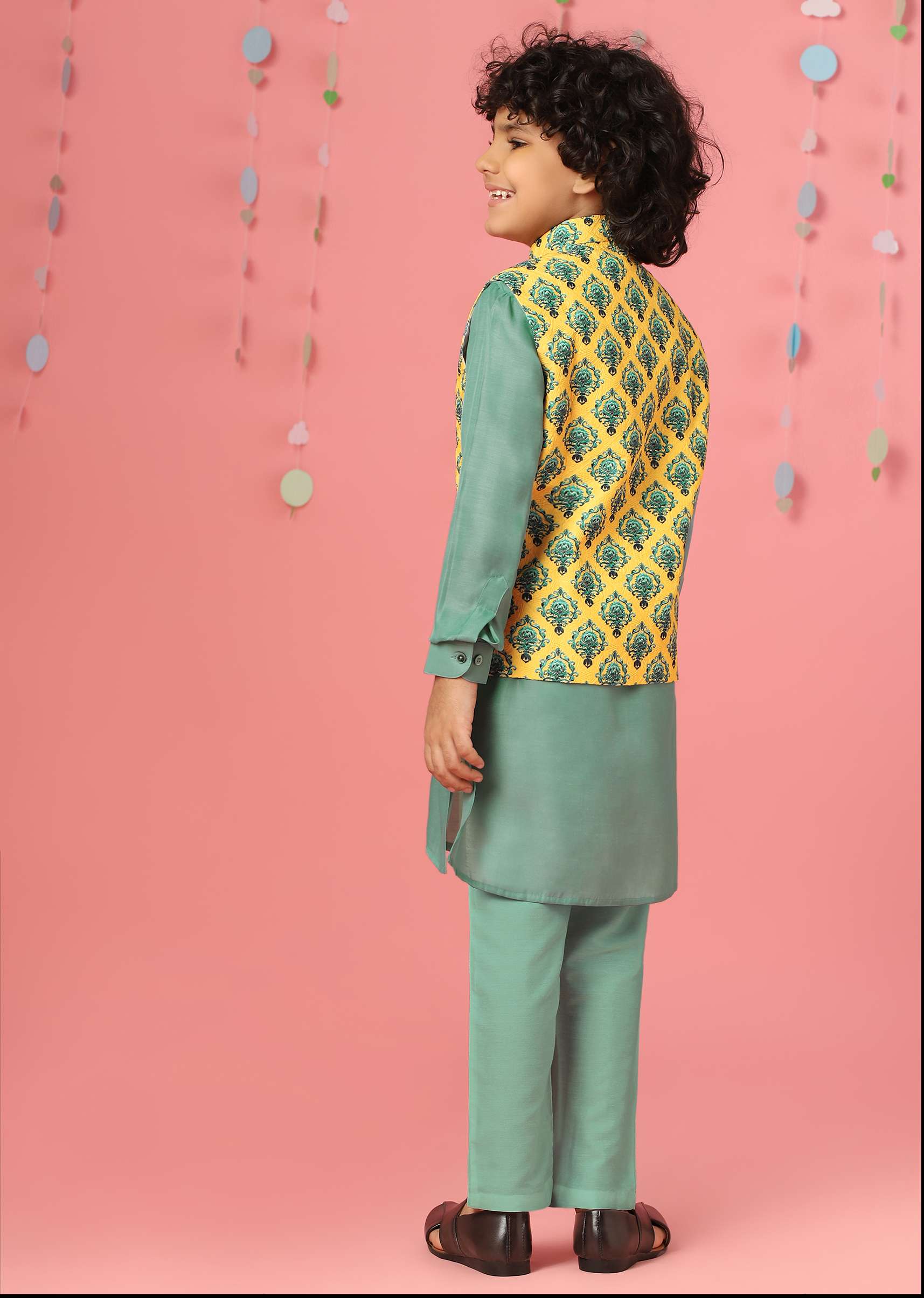 kalki_agate_green_kurta_set_in_silk-sg137965_6_88cebcd7-f768-4feb-a580-6ee74b6044ce.jpg