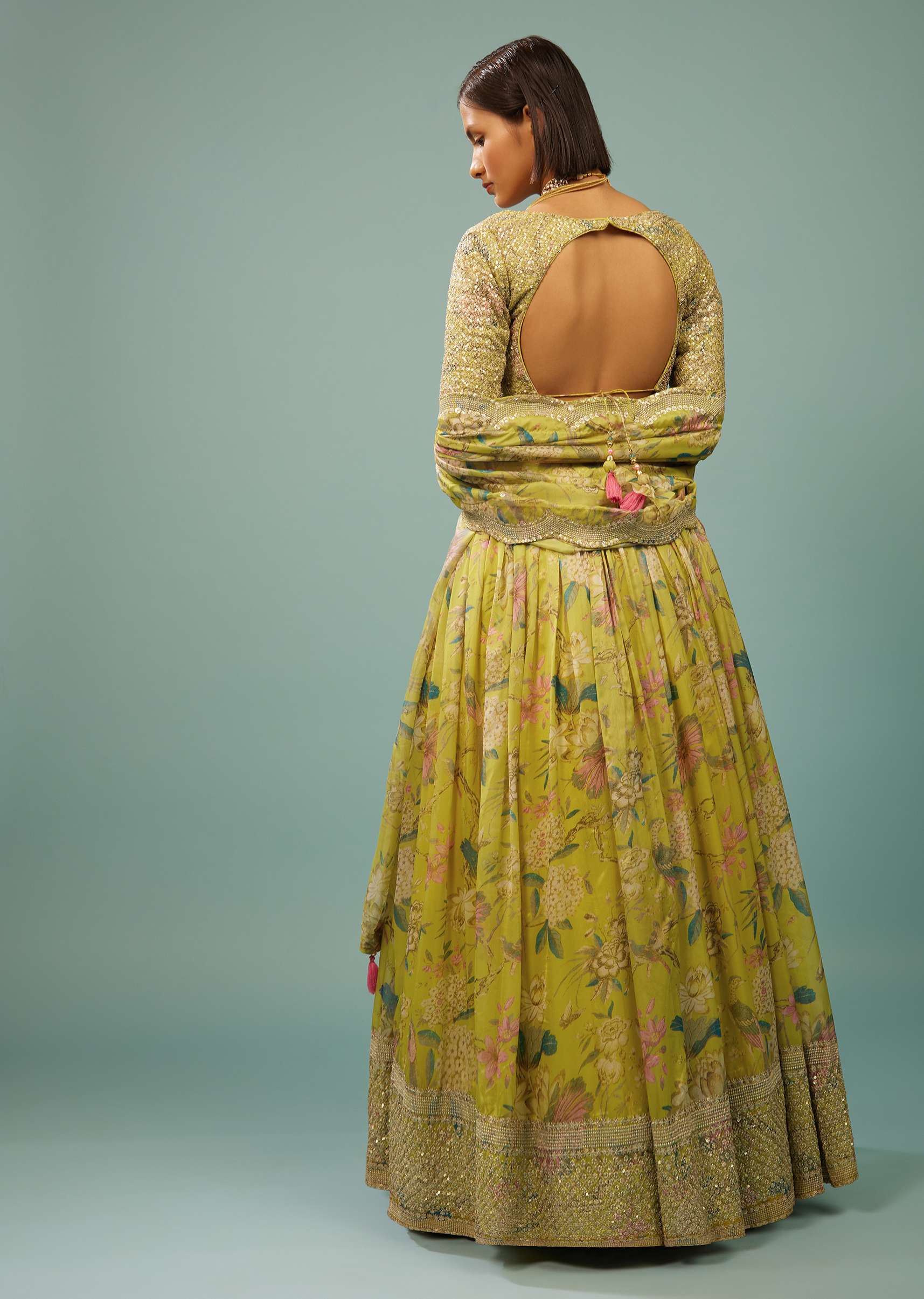 kalki_apple_green_lehenga_choli_set_in_organza-sg121502_7_4f19dad4-04d6-43c9-9315-f8ef51c74387.jpg