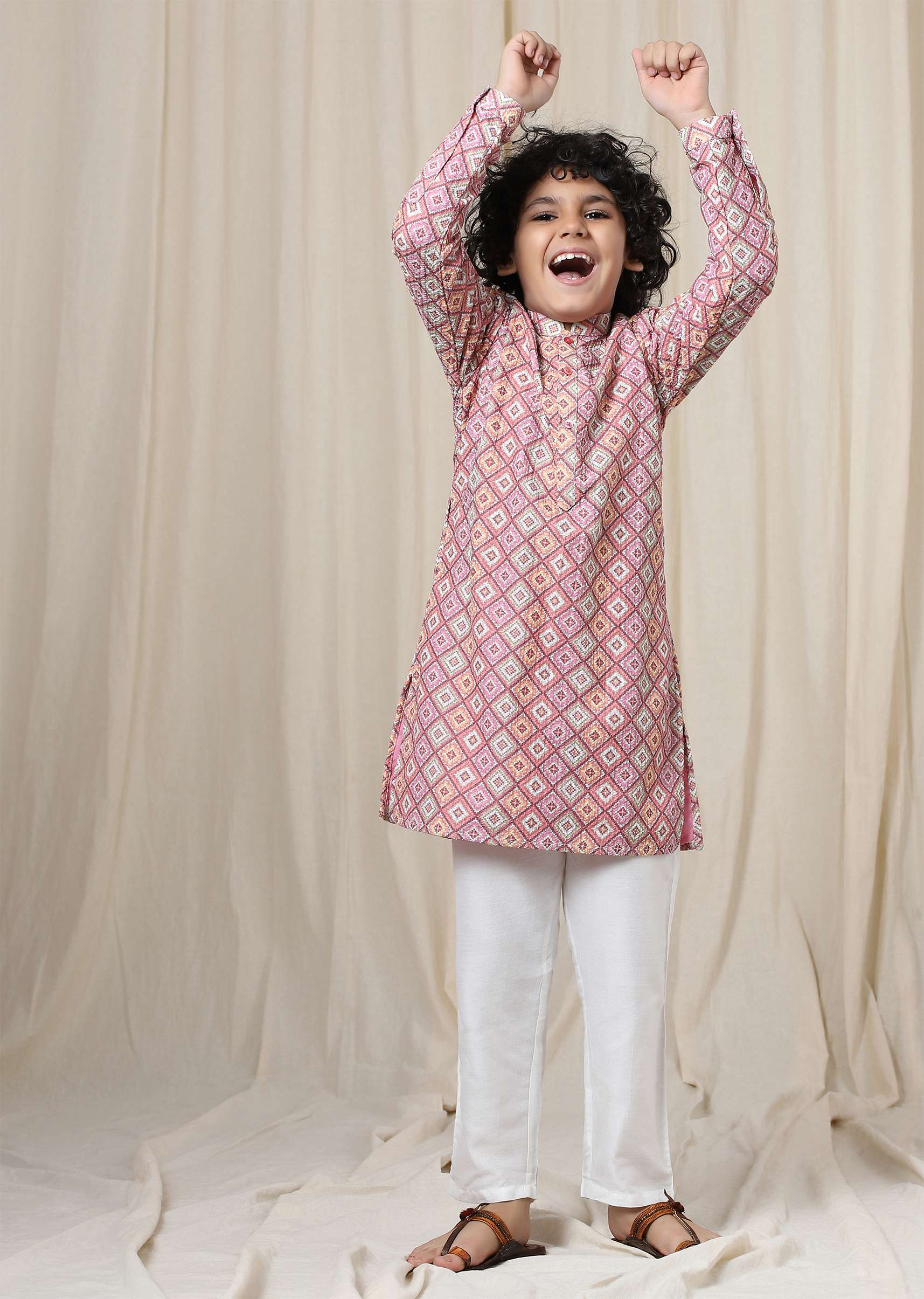 kalki_aurora_pink_kurta_set_in_silk-sg137769_3_0e81f107-d13e-4b6d-8686-5393f77bef5e.jpg