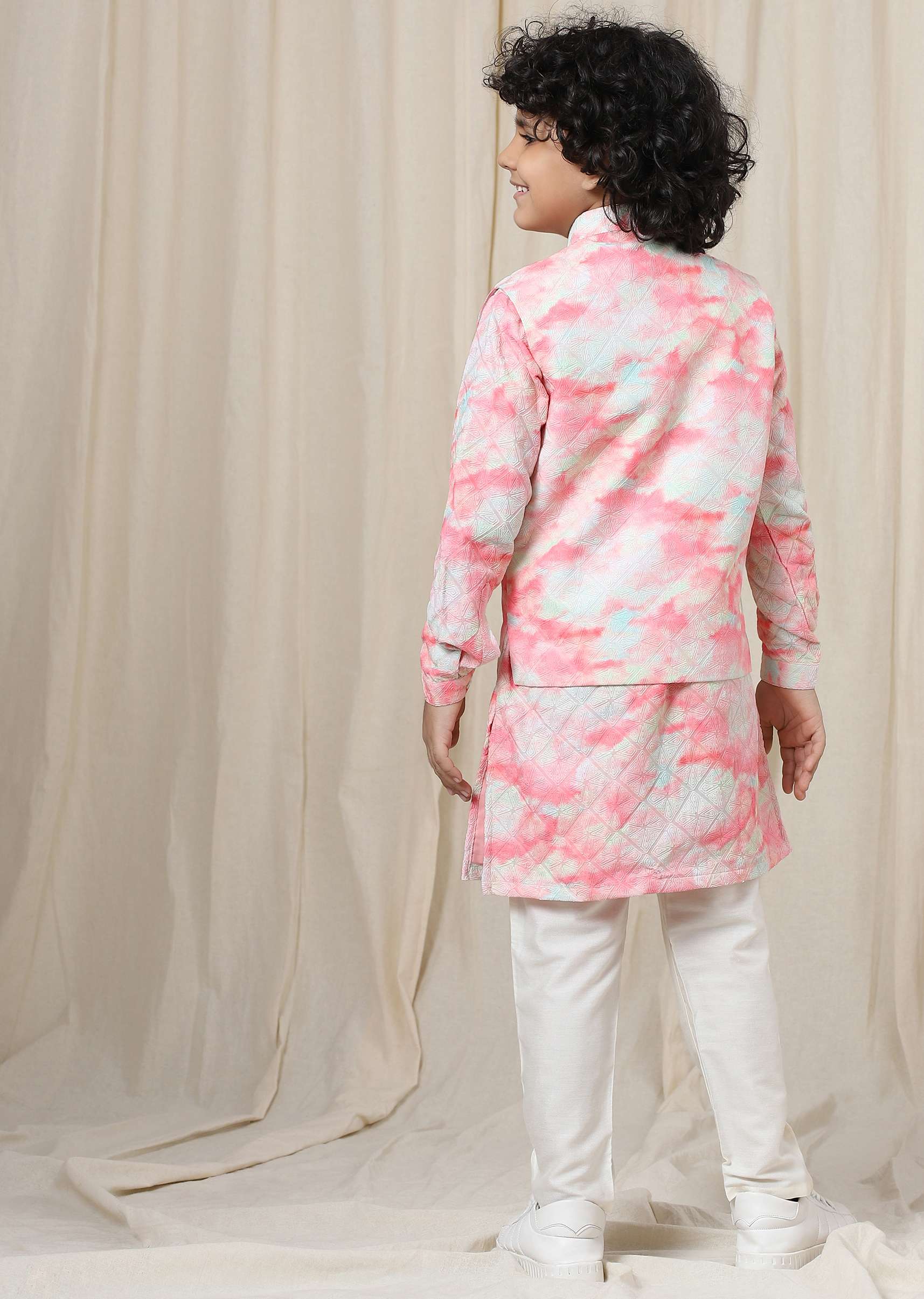 kalki_blossom_pink_tie-dye_bandi_jacket_set-sg137783_6_28a4887c-4bb2-4ddb-a6c0-6b210d1da0dd.jpg