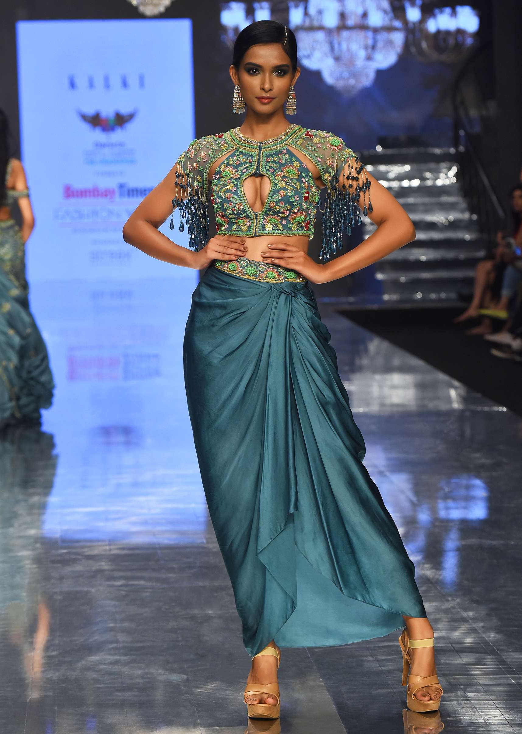 kalki_deep_jungle_green_dhoti_crop_top_set_in_satin_organza-sg127257_1_c648f431-5b2b-4b2d-a106-387c5f08ef0a.jpg