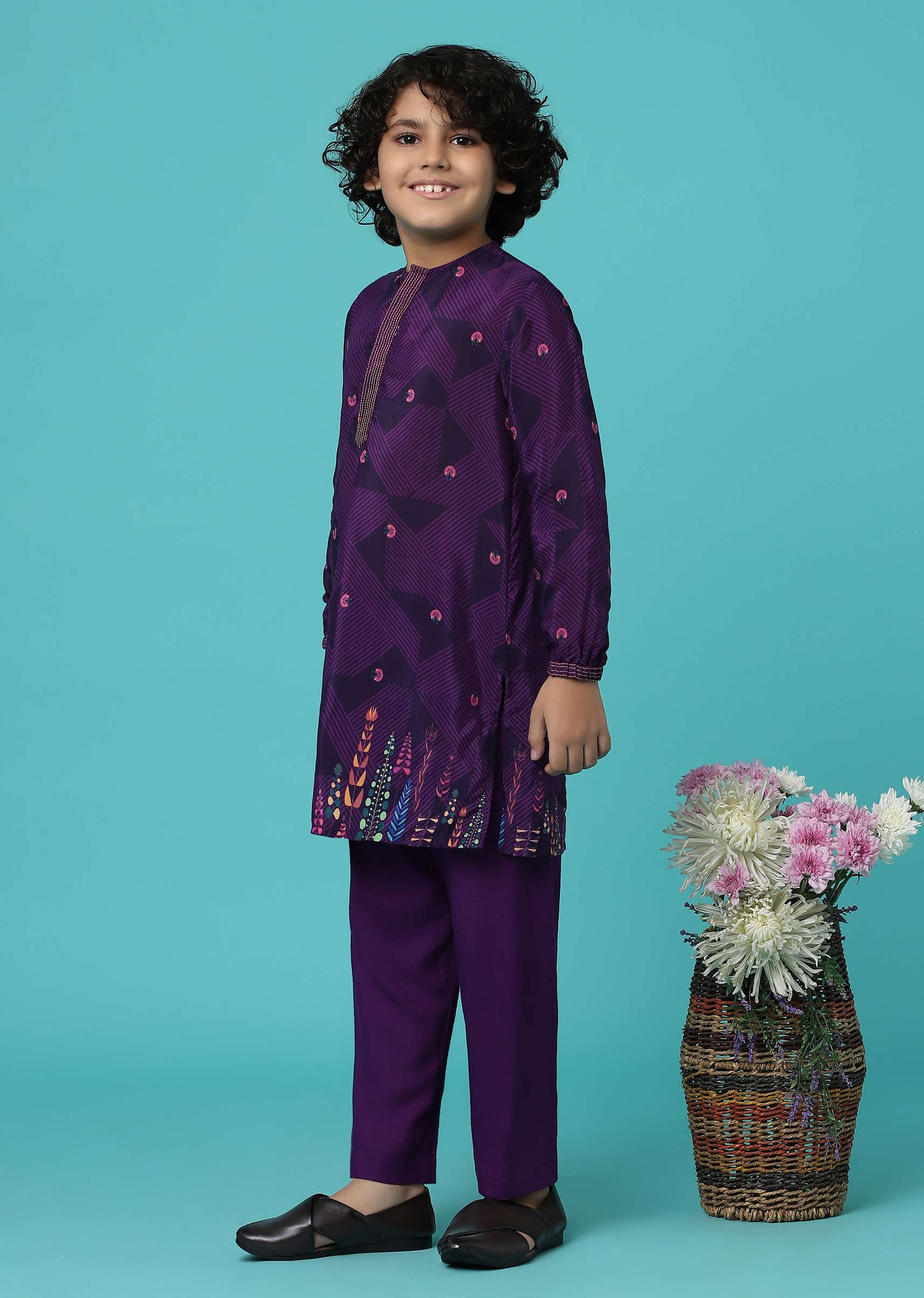 kalki_embroidered_wine-sg162792_4_b444c3fc-e141-4f0b-bd6e-148ea99b7f09.jpg