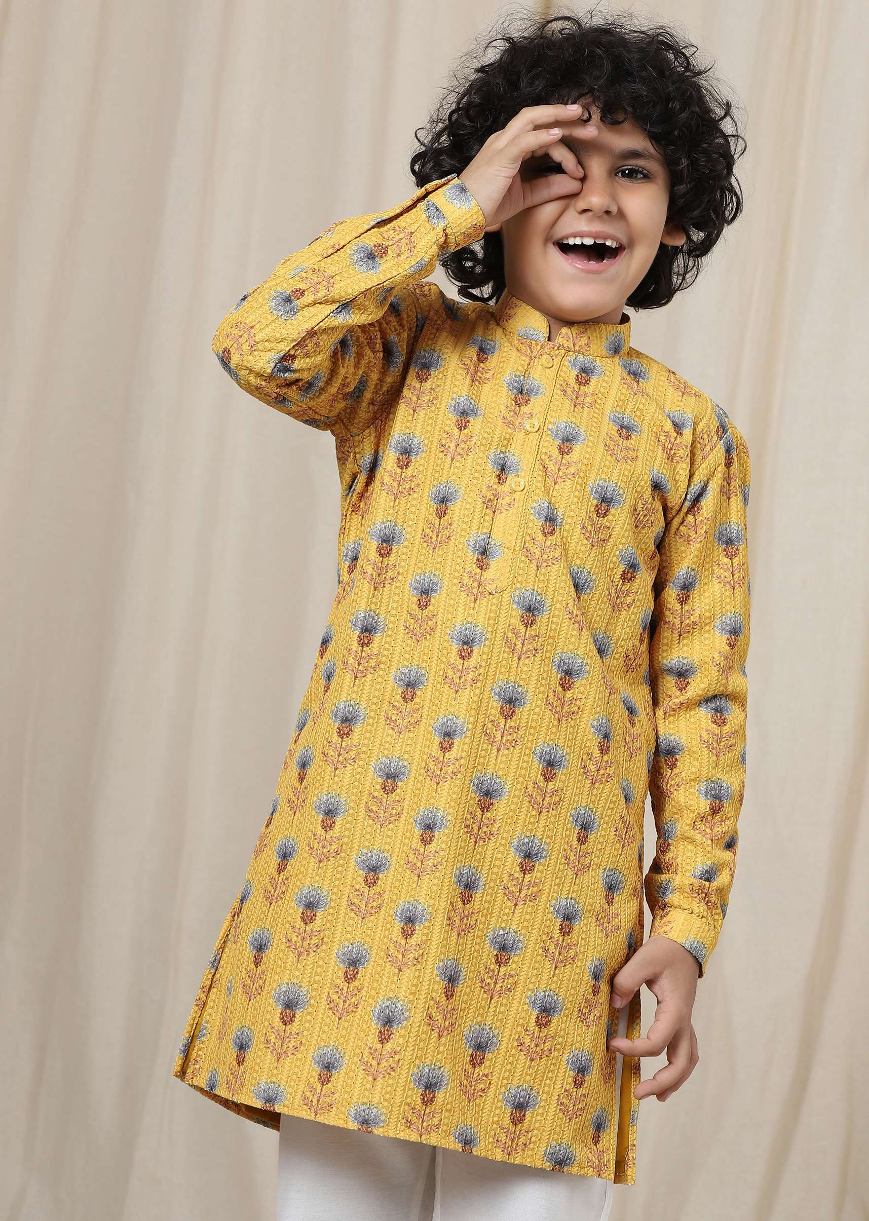 kalki_mimosa_yellow_kurta_set_in_silk-sg137741_4_4c48d0bd-0ce1-4ad5-a274-e18eae4da0e1.jpg