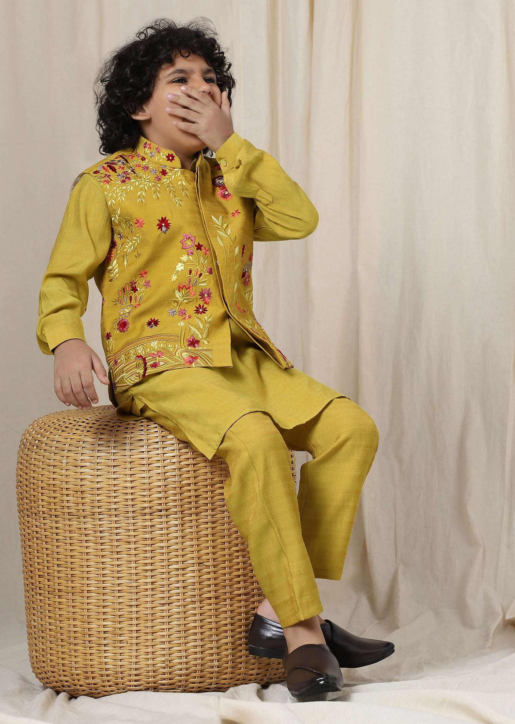 kalki_sulphur_yellow_embroidered_bandi-sg137657_4_bb0c8239-6d05-4d60-bf4a-bacb9f2ed931.jpg