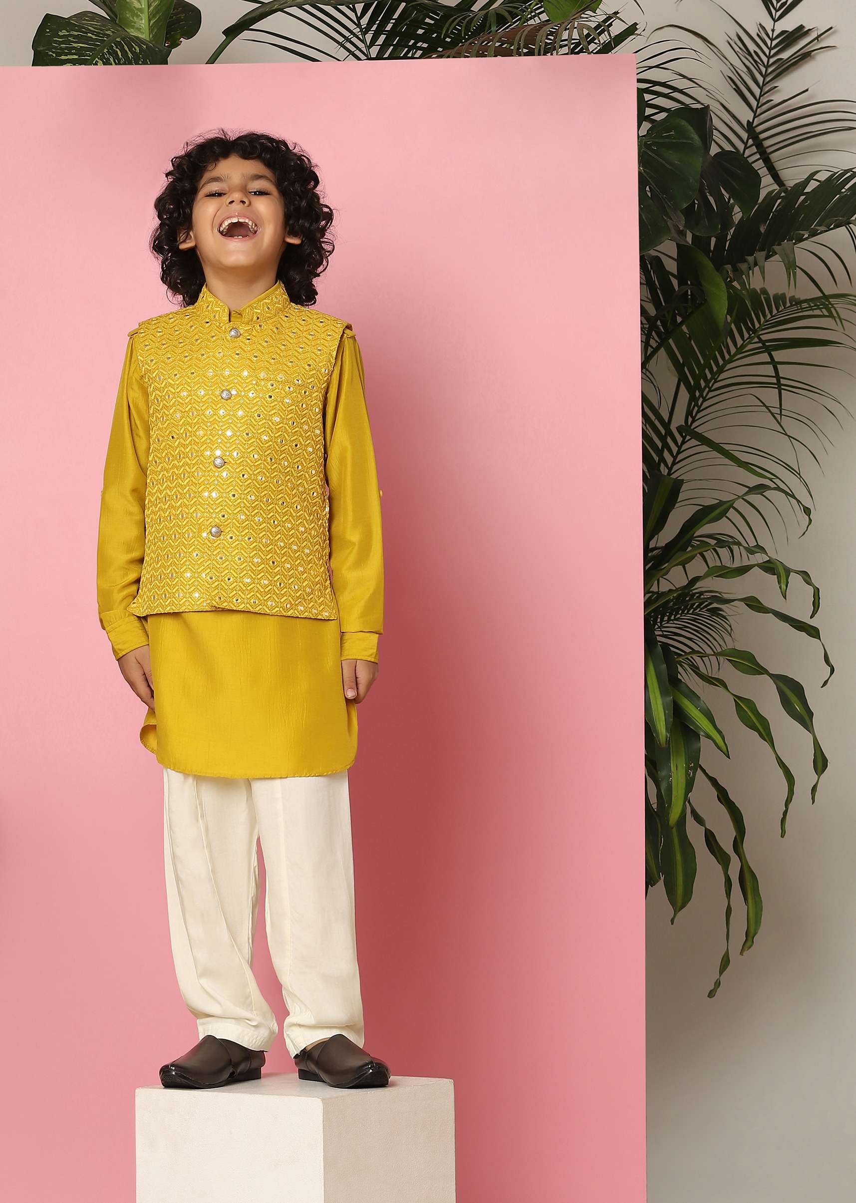 kalki_yellow_embroidered_bandi_jacket_set_with_abla-sg141731_1_a15527f6-dd7c-4dae-825f-bc835c2aed9b.jpg