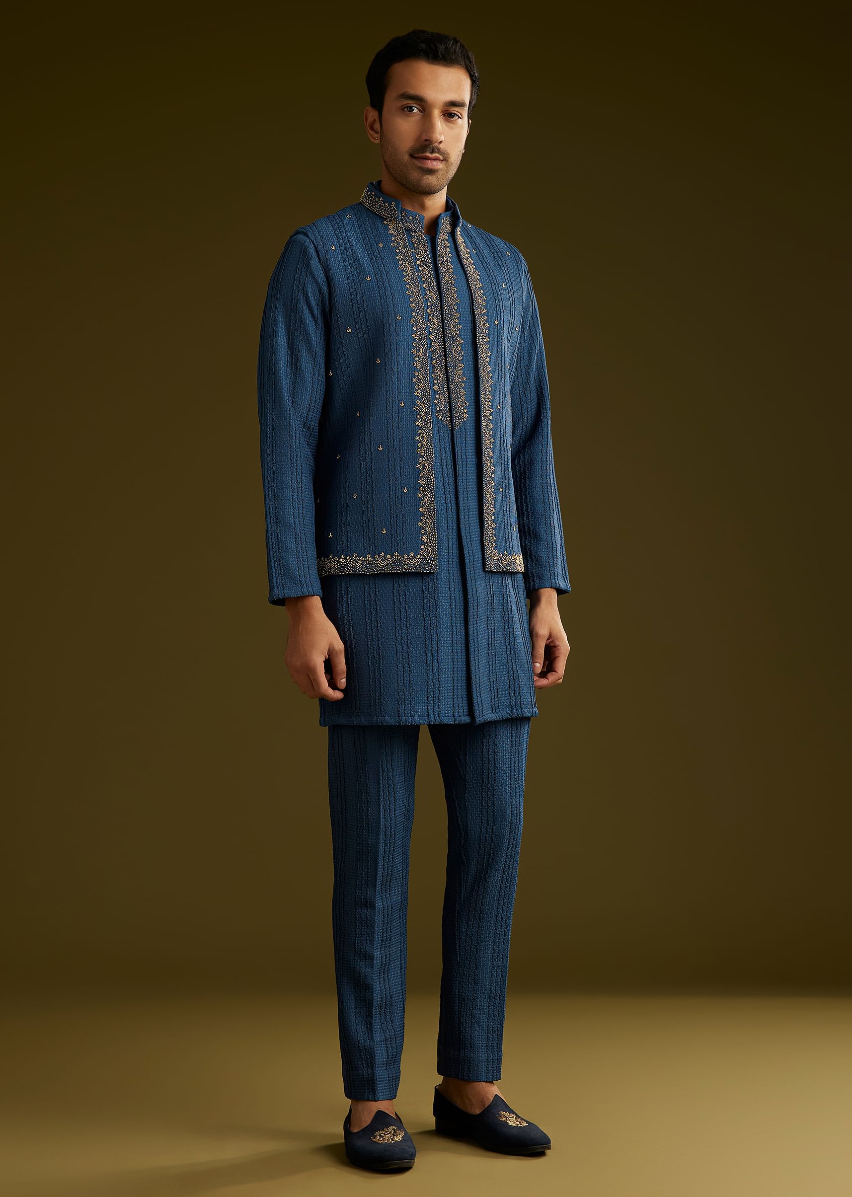 knit-kurta-jacket-set-with-moti-work-in-navy-blue-sg310177-4_e8826a30-854f-4d5a-ab54-3b3e3e42b7e2.jpg
