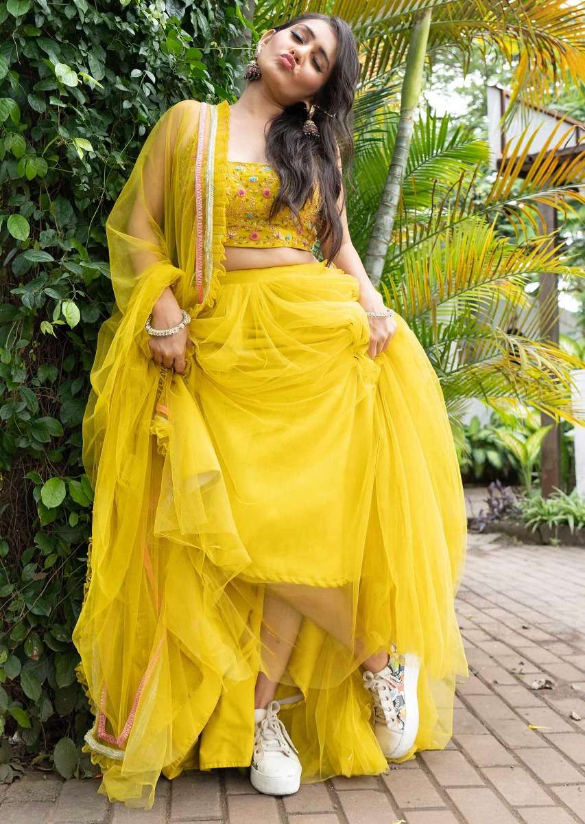 kreetika_sharma_in_kalki_pine_yellow_net_lehenga_choli_5_2c370bd2-864e-4502-bd24-0a26b0fb8ddc.jpg