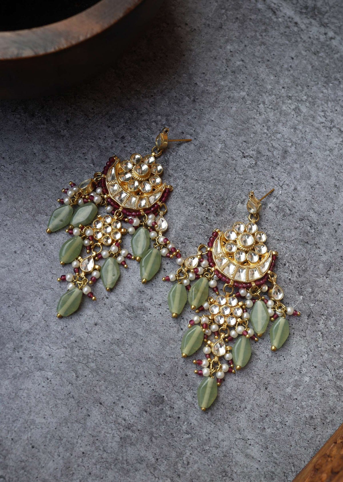 kundan_earrings_with_red_onyx_and_mint-sg155434_4_0fc90811-4f29-420a-8eab-79d6c1bda005.jpg