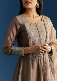 light-brown-chanderi-anarkali-with-gotta-lace-and-crush-tissue-dupatta-sg305558-1_222dc382-81ec-4330-8278-fff0cdd2e170.jpg