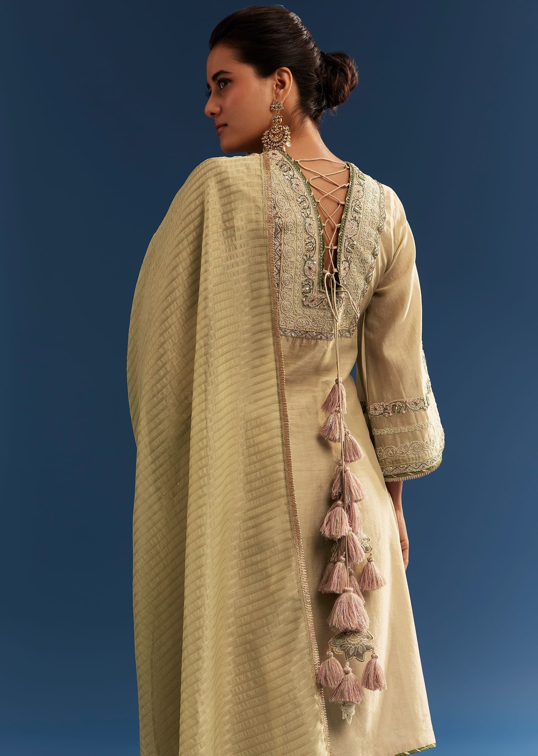 light-green-chanderi-kurta-set-with-organza-dupatta-and-tassel-tie-up-back-sg305280-6_57e85c7a-26fb-40c6-83f4-4ca9acdaa42e.jpg