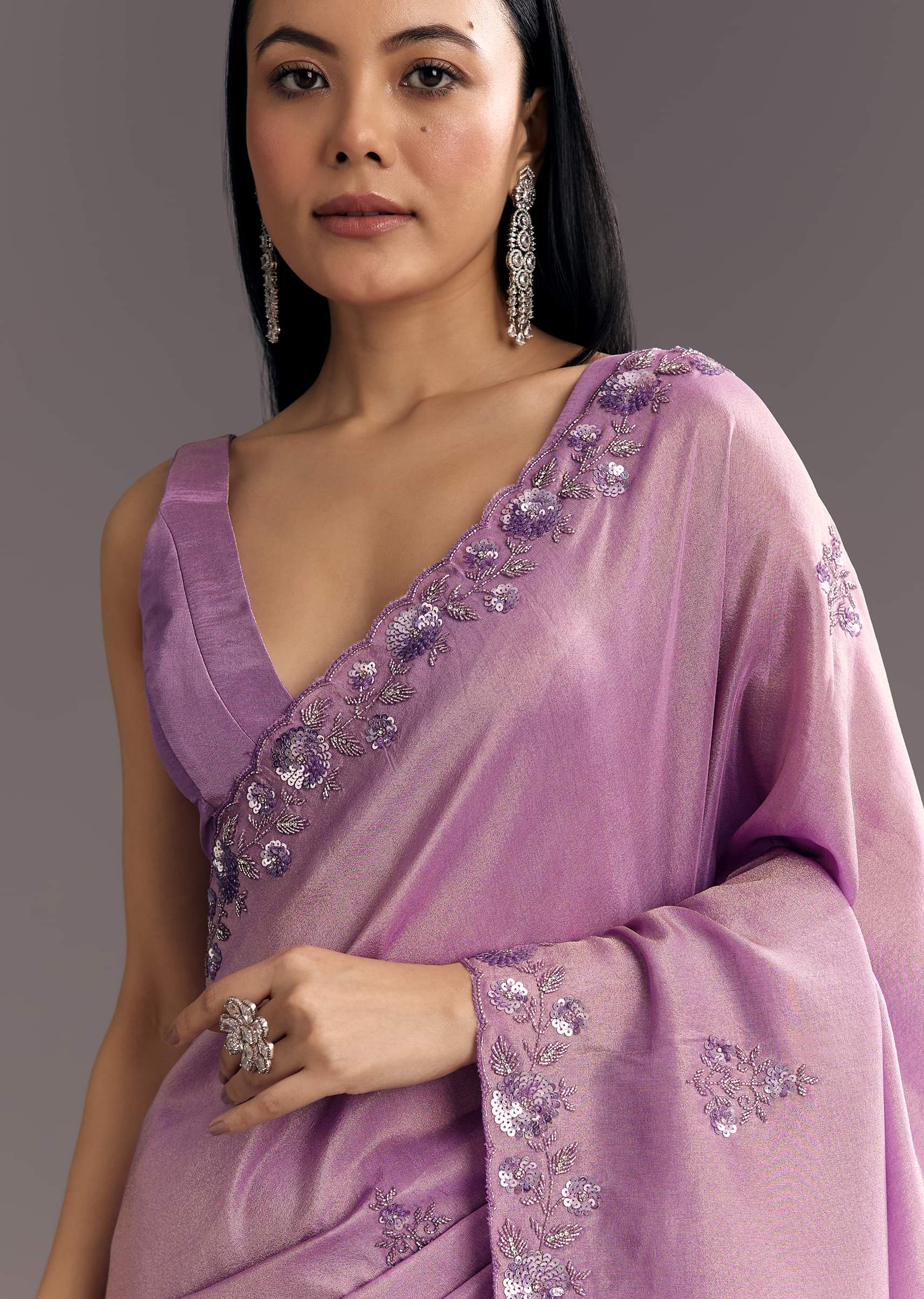 light-lavender-tissue-saree-with-floral-embroidered-scallop-border-sg299425-5_c1f7fa16-a86a-4049-aa26-5cde4566a472.jpg