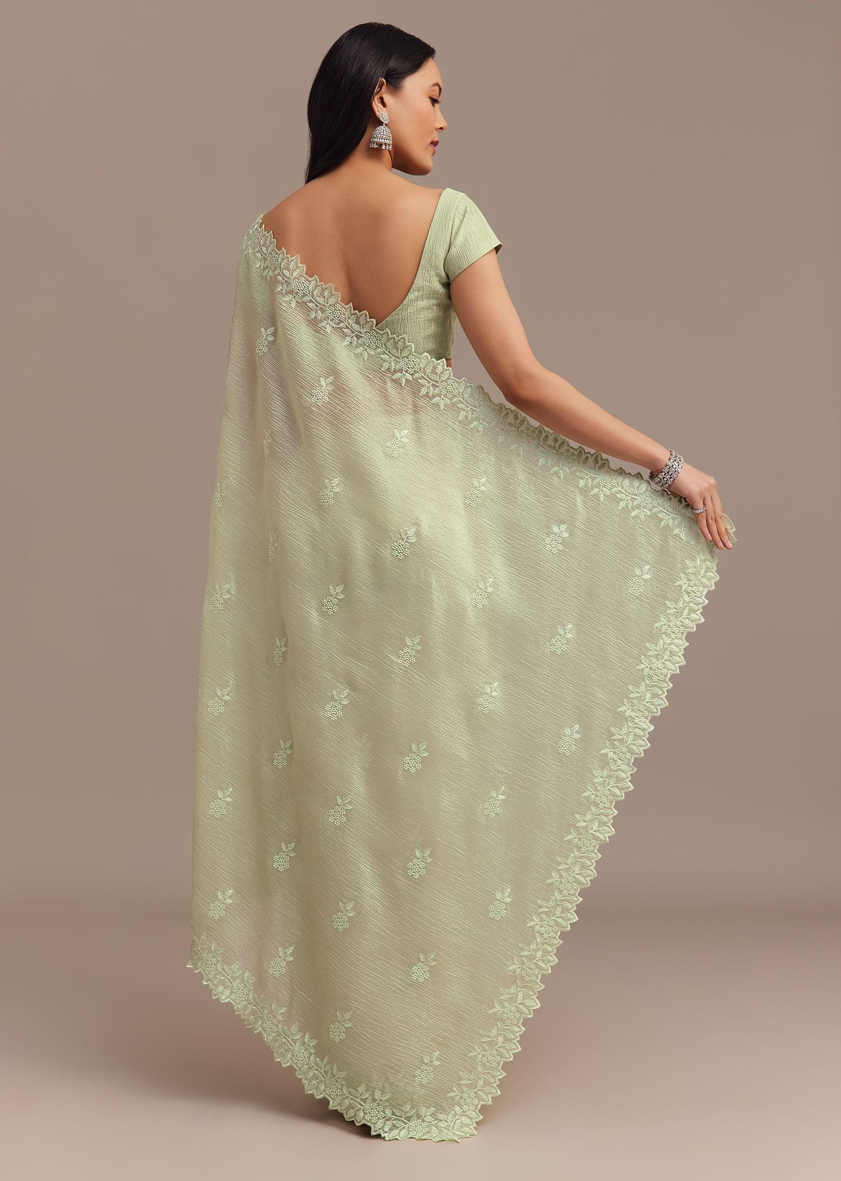 light_green_crushed_tissue_saree-sg275393-9_3_edfba4d6-45da-4bbf-990f-230faf60faca.jpg