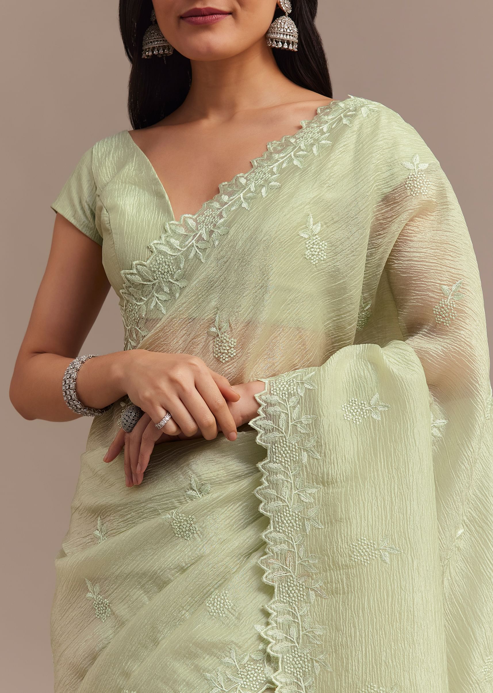 light_green_crushed_tissue_saree-sg275393-9_4_401749a7-9f44-4c64-9786-060c724089e6.jpg