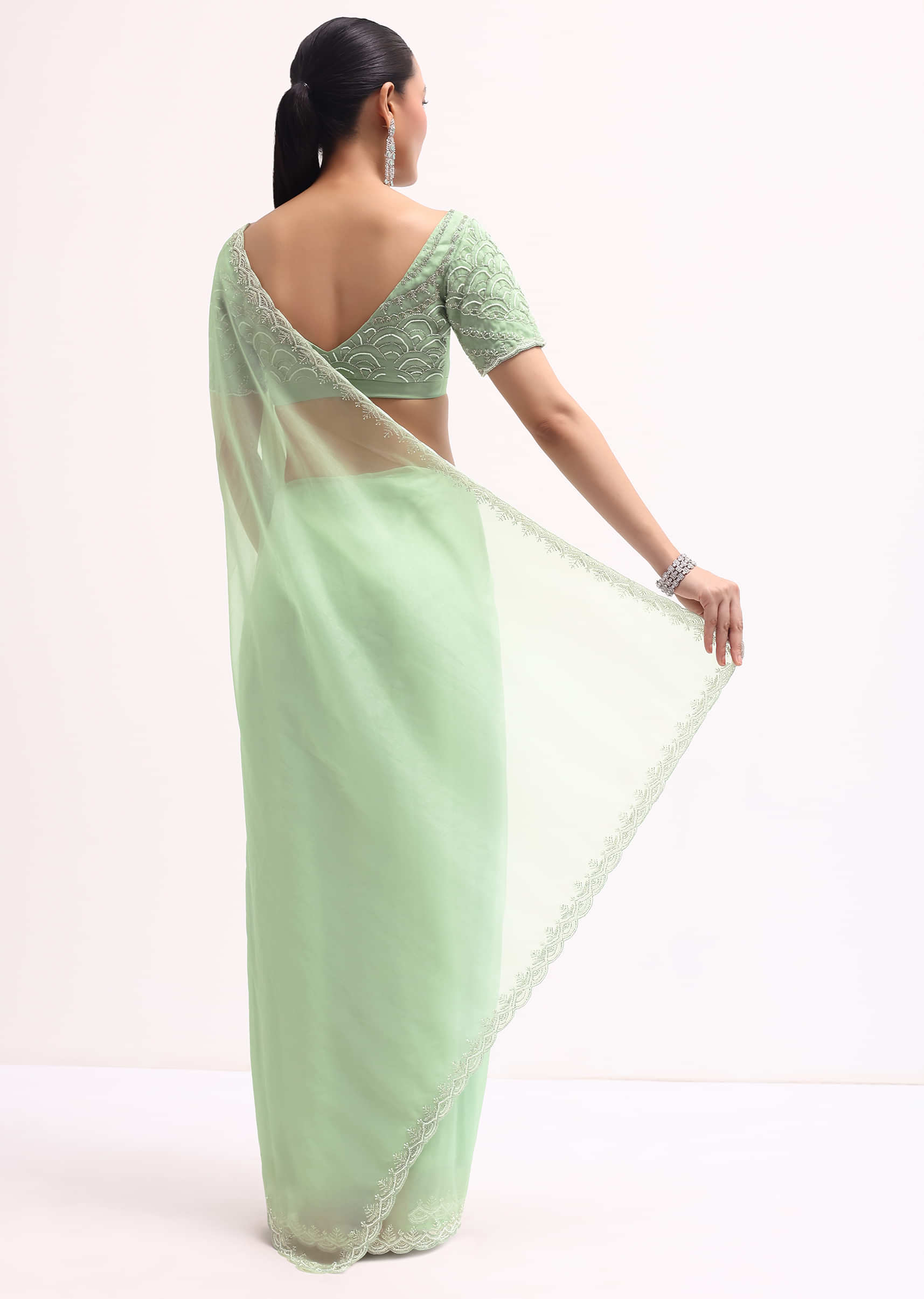light_green_scallop_border_saree_with_unstitched_blouse-sg189433_5_6a1234ca-e20c-4c9c-8c9c-bb44617eca06.jpg