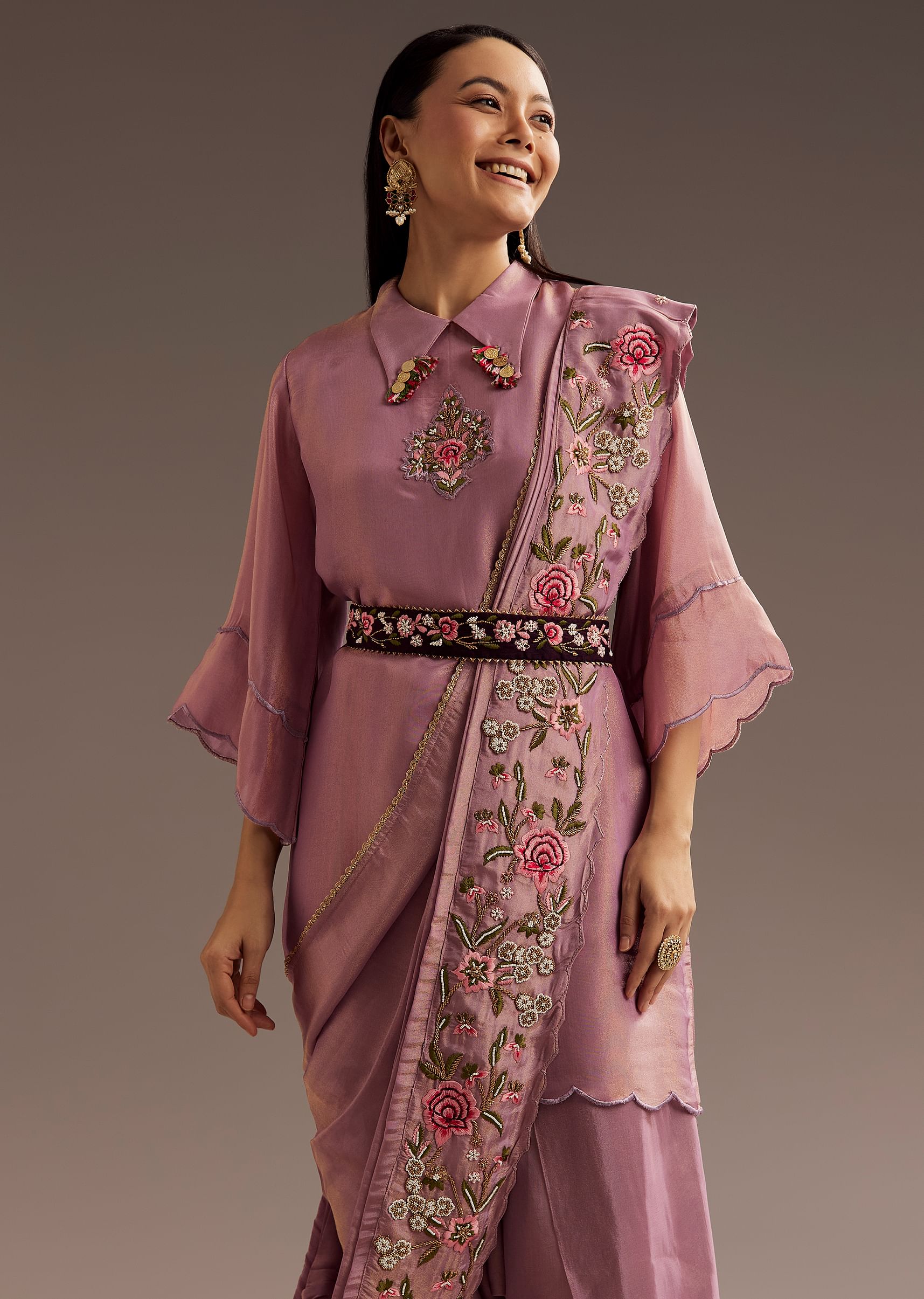 lilac-zardosi-motif-kurta-dupatta-belt-set-sg305939-1_638cb947-ad4f-407d-889d-7a42a80f1be1.jpg