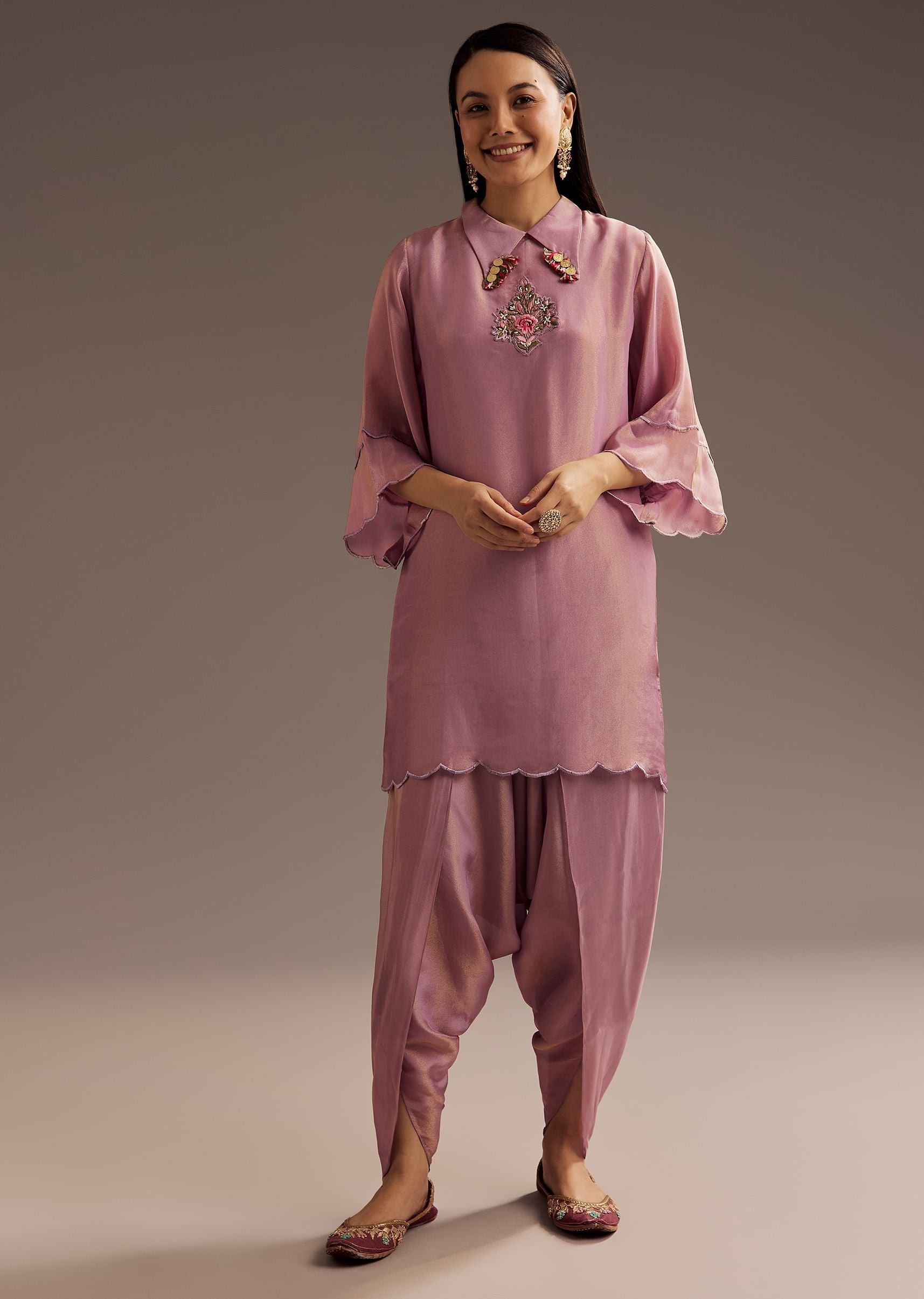 lilac-zardosi-motif-kurta-dupatta-belt-set-sg305939-6_fb6e8aa1-c45e-49d8-9a66-a72bdc7a6e8f.jpg