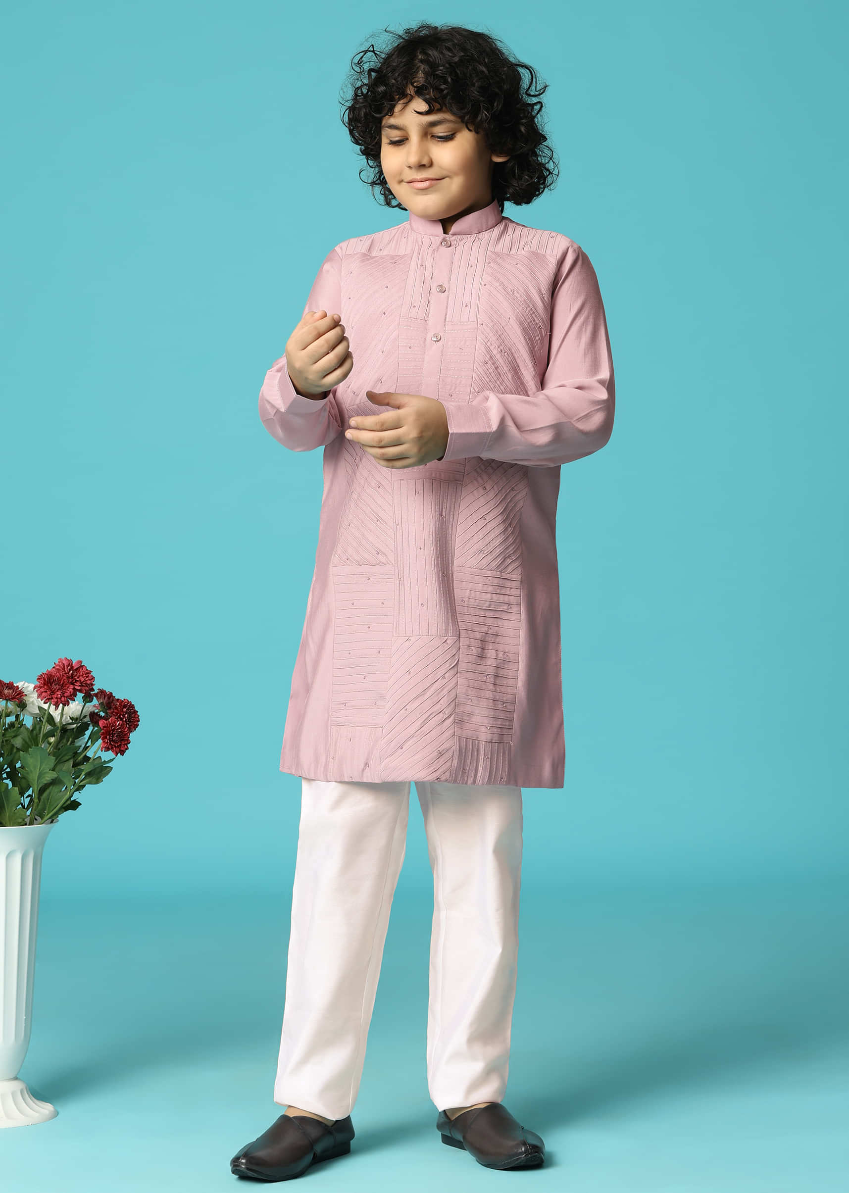 lilac_embroidered_silk_kurta_pant_fo-sg242162_5_ee7cbc74-dd99-414a-84dc-95f3f33673b9.jpg