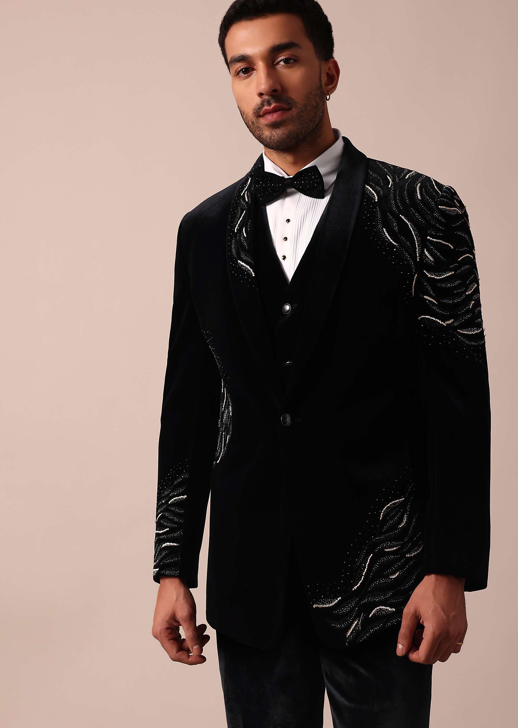 luxe_black_tuxedo_for_men-sg203649_4_8ed7897f-5ff3-4138-843d-a23a649a6d04.jpg