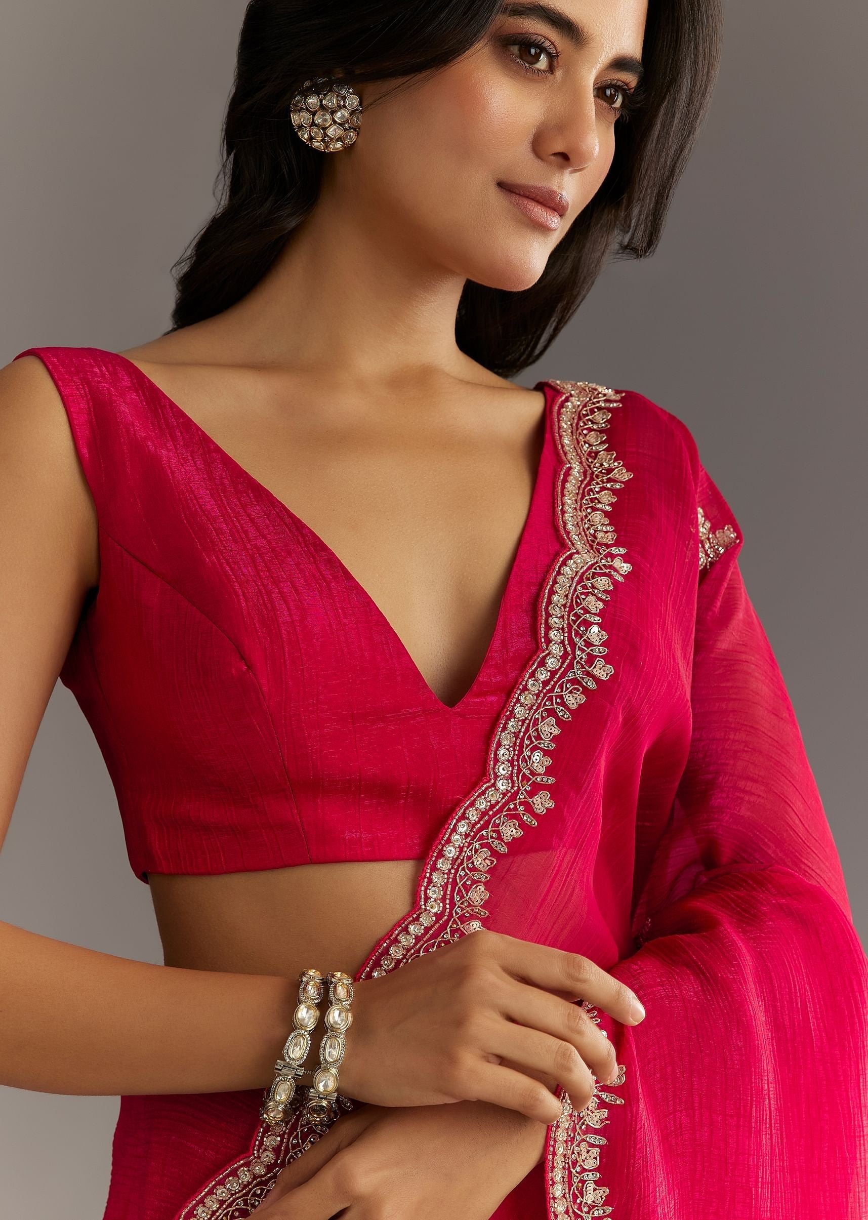 magenta-crushed-tissue-saree-with-cutdana-and-scallop-border-sg294669-5_b81f0481-5143-4065-b5de-1d41bac7b558.jpg