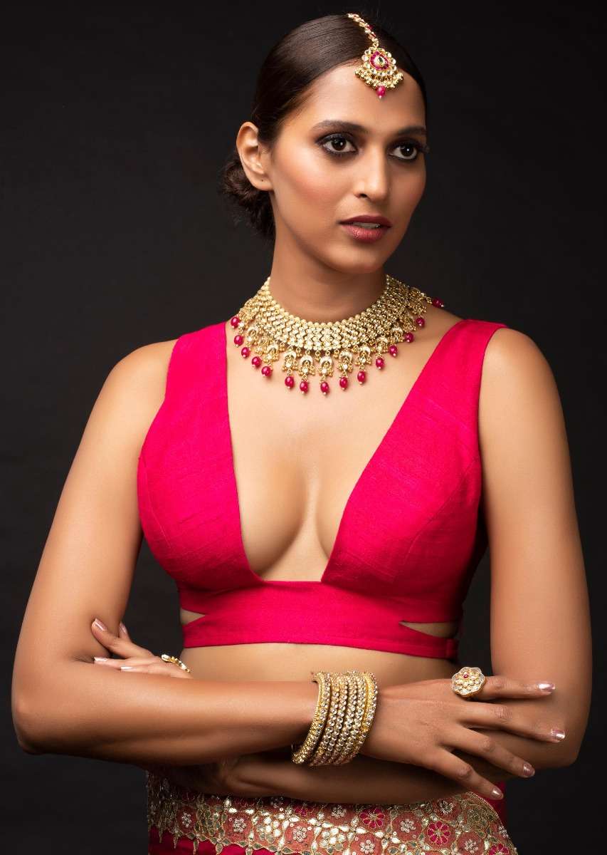 magenta-sleeveless-blouse-in-raw-silk-with-a-plunging-trapeze-neckline-online-kalki-fashion-m001ra271y-sg29489_1_81d6a24a-6cf1-4989-be2e-fcd0300d0ee4.jpg