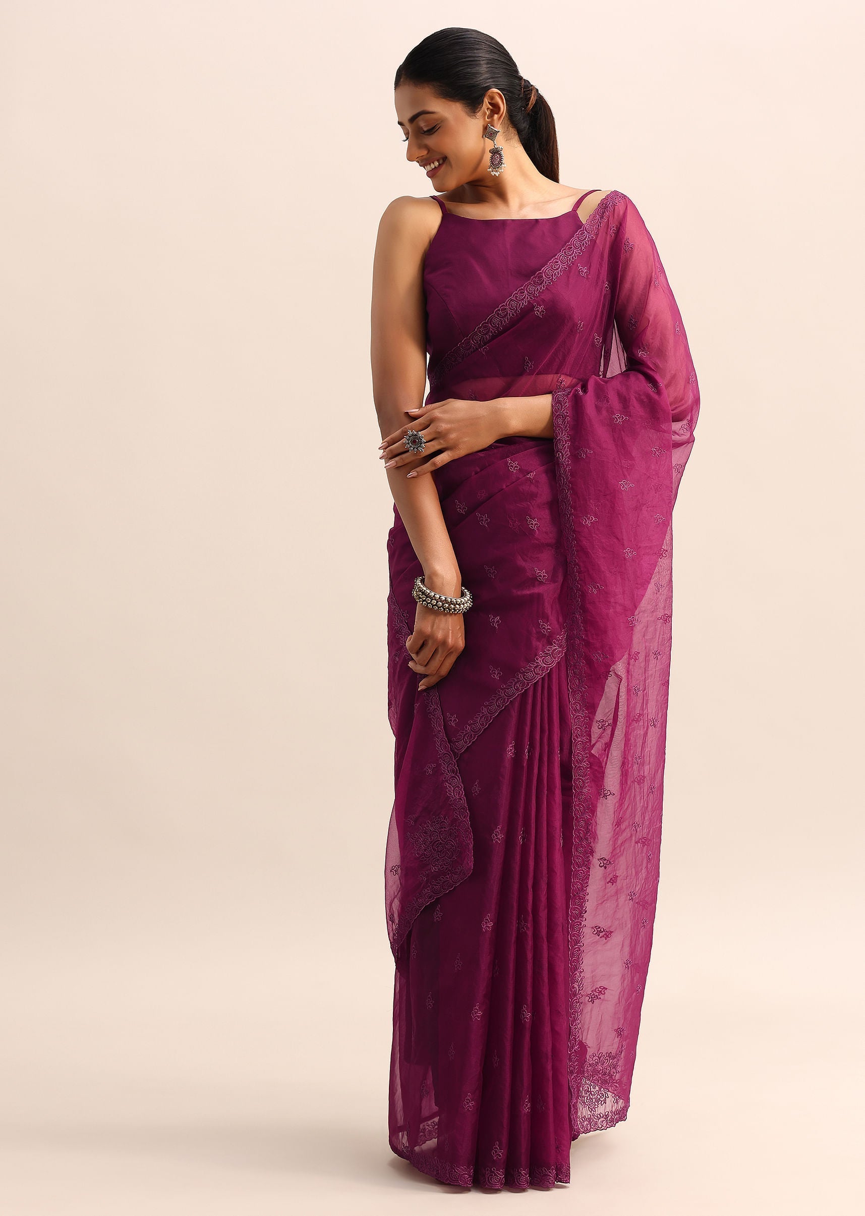 magenta_organza_saree_with_floral_resham_work_and_unstitched-sg227098_9_b285f59b-e3ad-4125-b569-6f2d3f5f28fc.jpg