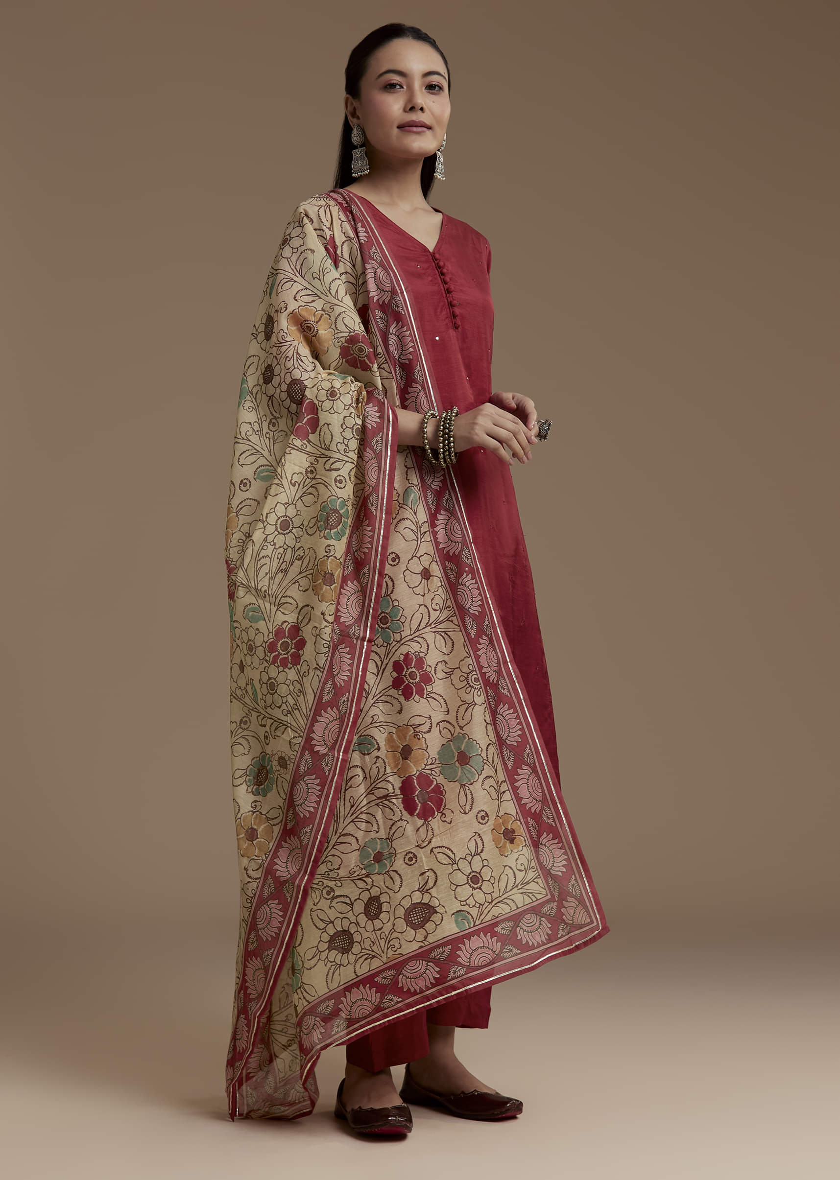 maroon-foil-mirror-kurta-set-with-kalamkari-dupatta-sg362013-3_8ca21b20-d236-40bf-89d2-c542c36f3a5d.jpg