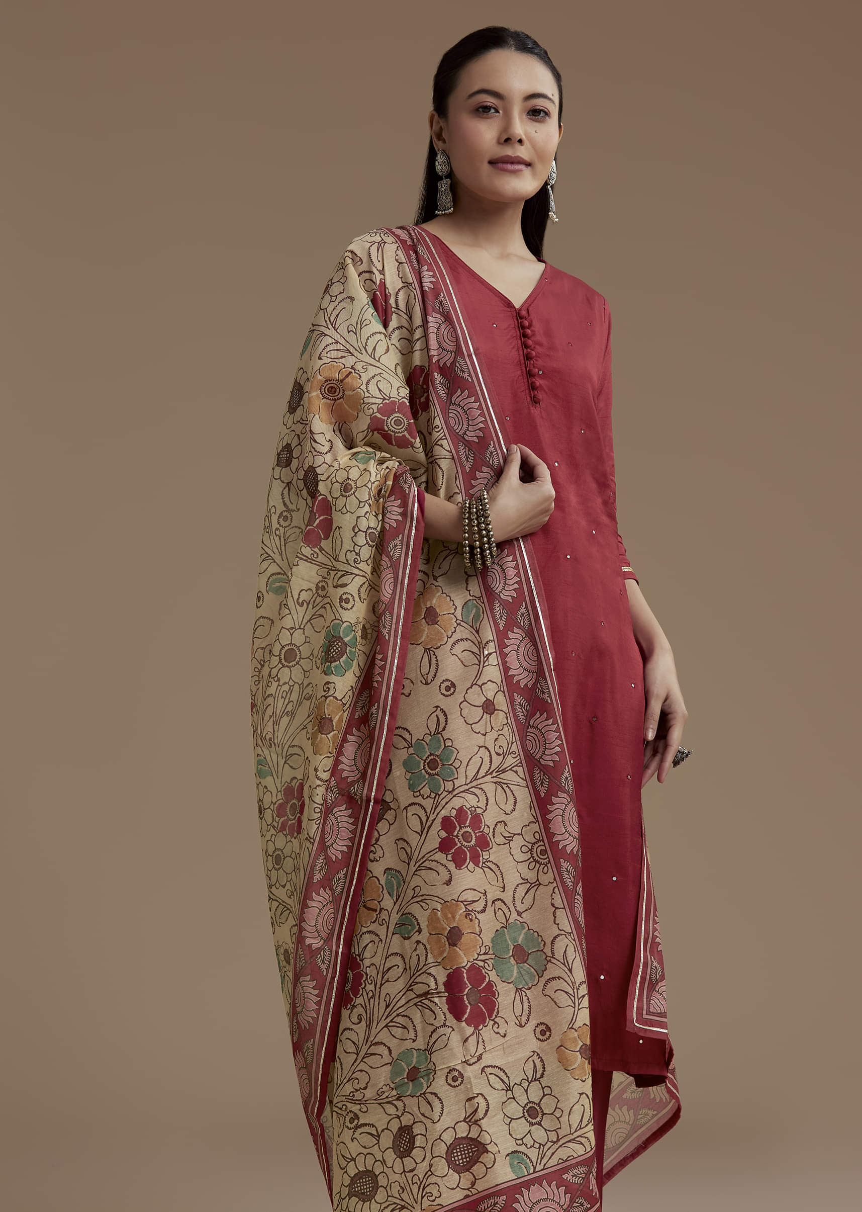 maroon-foil-mirror-kurta-set-with-kalamkari-dupatta-sg362013-4_4727950d-9a8f-4b55-ae90-1c73e34ff1ad.jpg