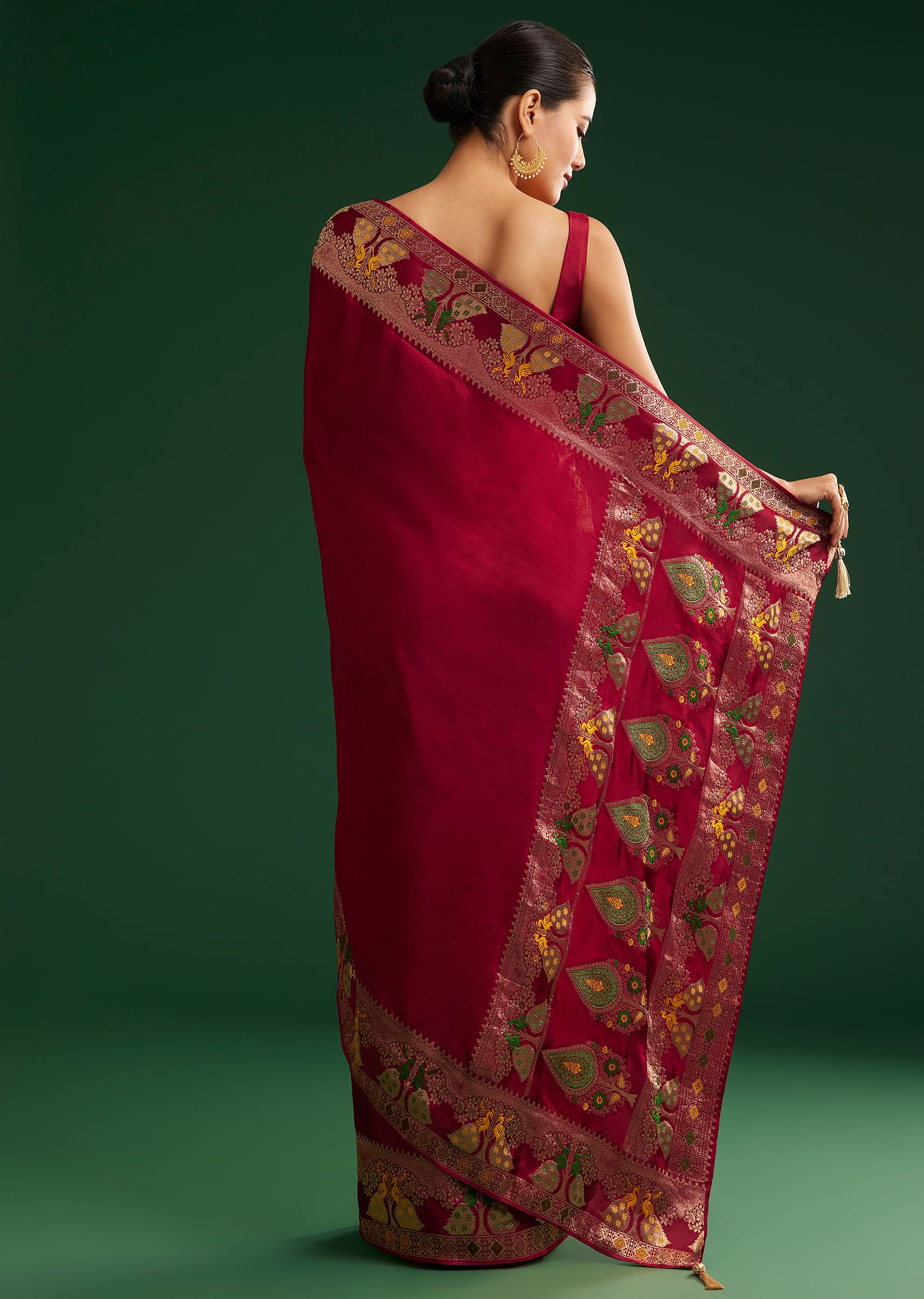maroon-georgette-saree-with-zari-and-multicolour-thread-accents-sg292691-4_720626e6-62ac-42ad-8bf5-2d5cc2fba61d.jpg