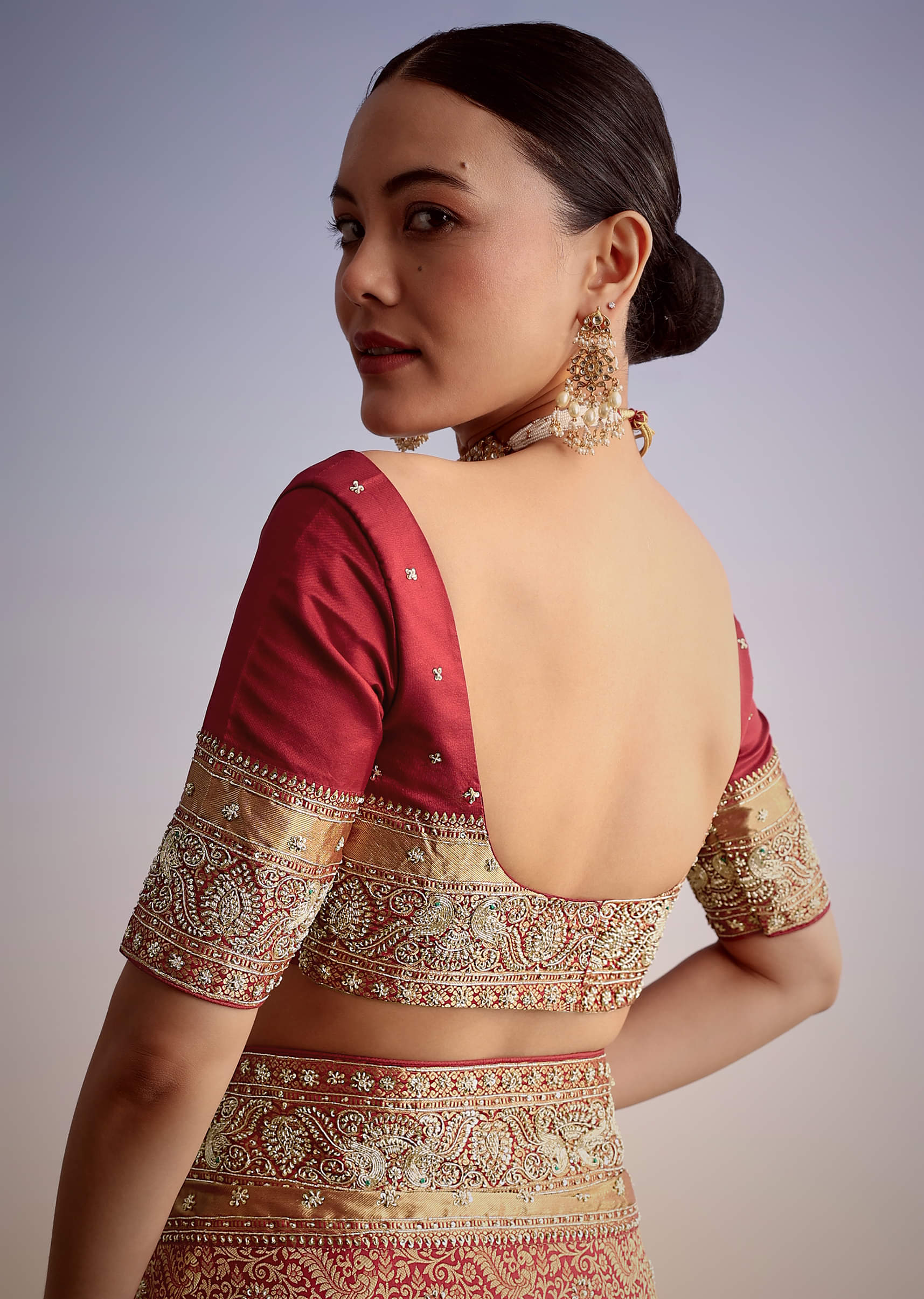 maroon-jacquard-silk-saree-with-heavy-embroidered-border-and-pallu-sg318011-9_dccf4414-6a6e-41e1-818d-50caca0b1977.jpg
