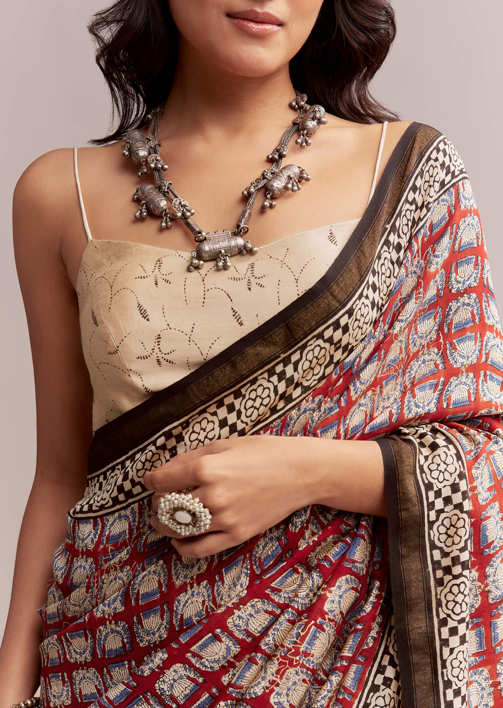 maroon-linen-printed-saree-with-traditional-ajrakh-print-sg311977-2.jpg