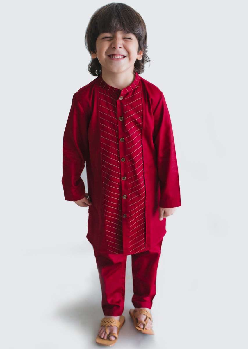 maroon-monotone-kurta-set-with-zari-embroidery-and-jacquard-bundi-by-tiber-taber-sg45414_3_c33ffb5f-113e-44db-8993-75a706c41b76.jpg
