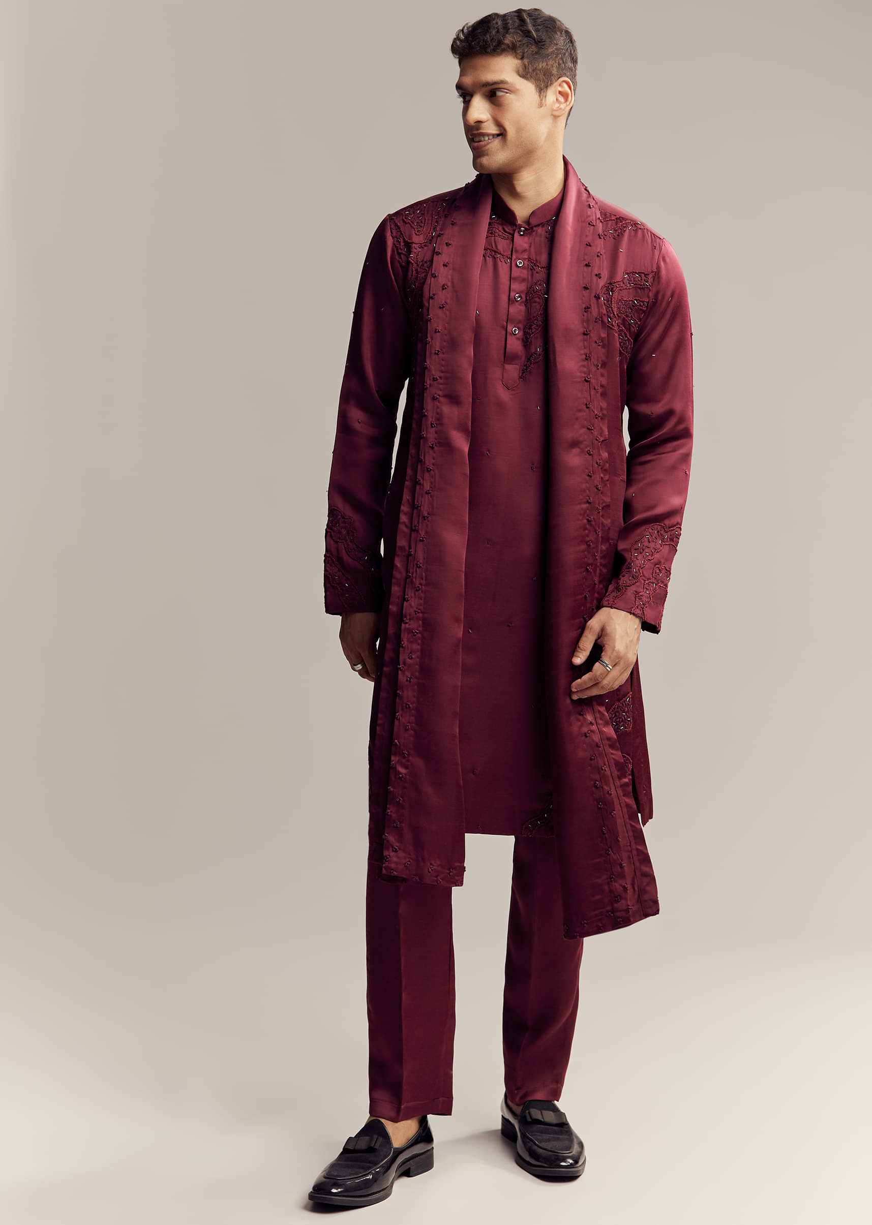 maroon-red-silk-hand-embroidered-kurta-set-for-men-sg321868-3_8.jpg