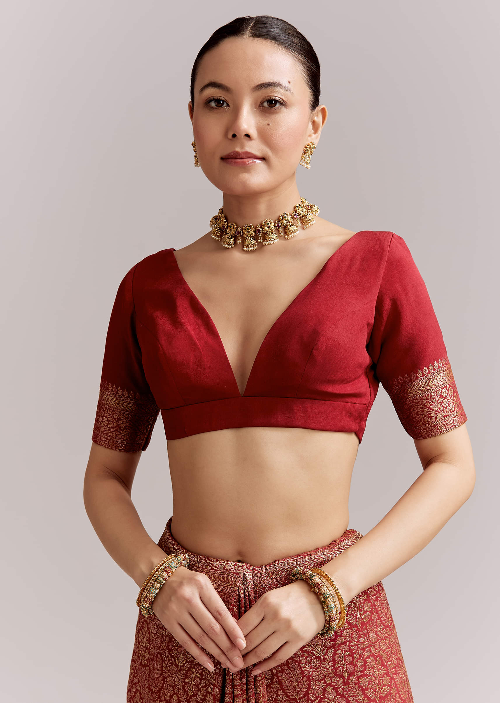 maroon-silk-woven-brocade-saree-with-zari-and-floral-border-sg342168-7.jpg