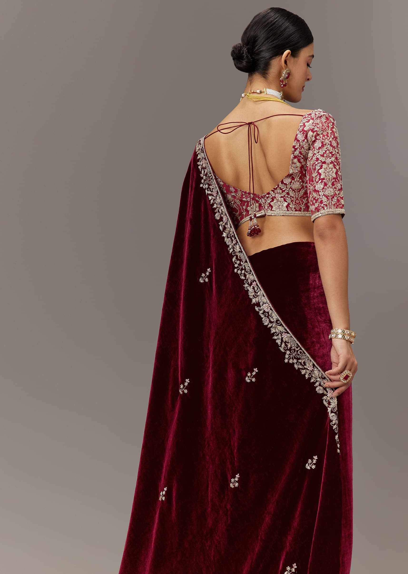 maroon-velvet-saree-with-brocade-embroidered-blouse-sg300067-4_75699e9d-8ae2-4a43-85a6-644add04b90c.jpg