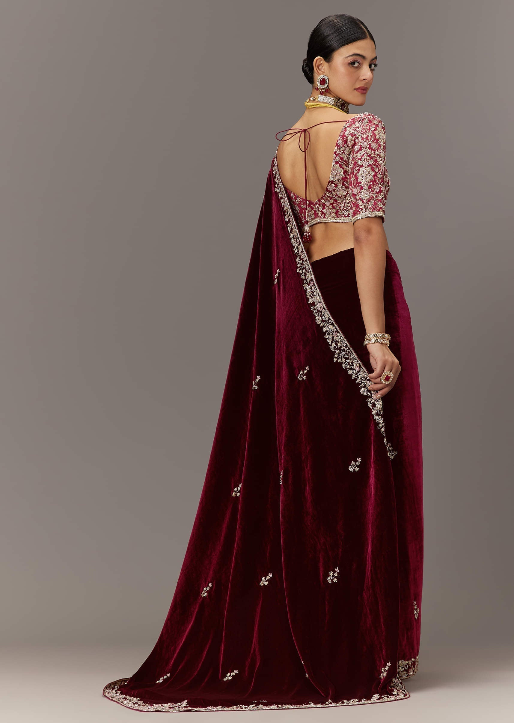 maroon-velvet-saree-with-brocade-embroidered-blouse-sg300067-6_1305060b-db36-4491-85d1-87960cbddea9.jpg