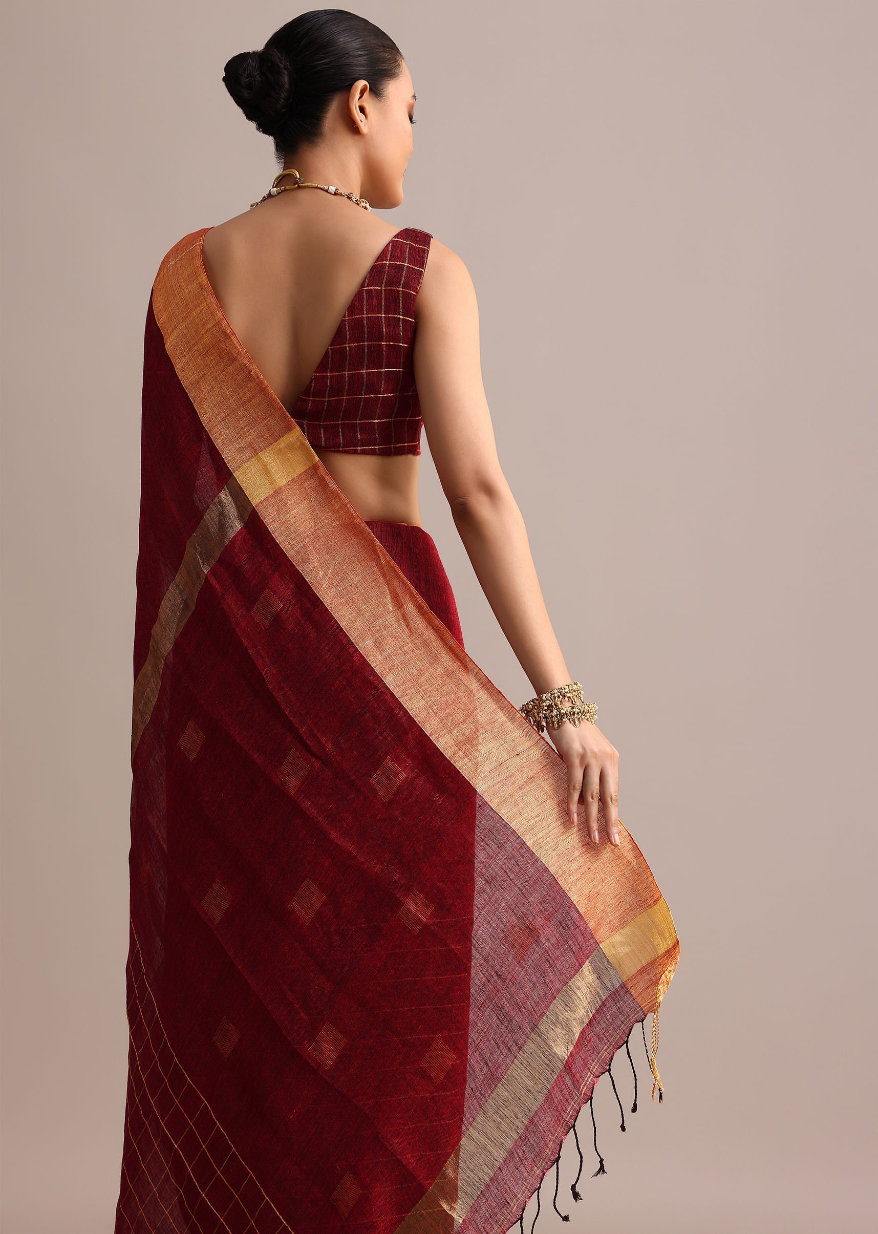maroon_linen_woven_saree_with_zari_border_and_unstitched_blouse-sg214196_7_029889f6-705f-4d8a-9bbf-d991eb1931e5.jpg