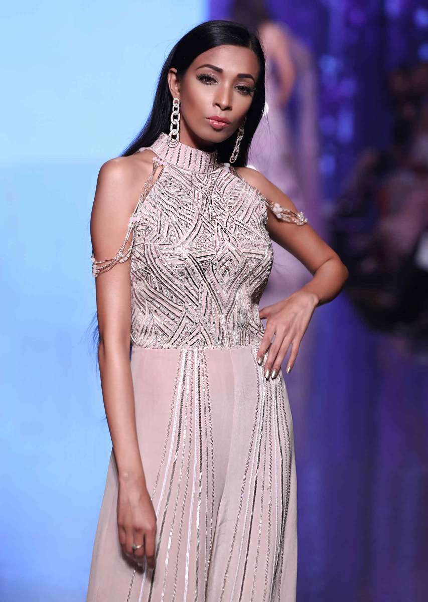 mauve-pink-halter-neck-jumpsuit-with-embroidered-bodice-only-on-kalki-485828_4__1_507840e3-eb8d-4785-a71d-13ee1f19040e.jpg