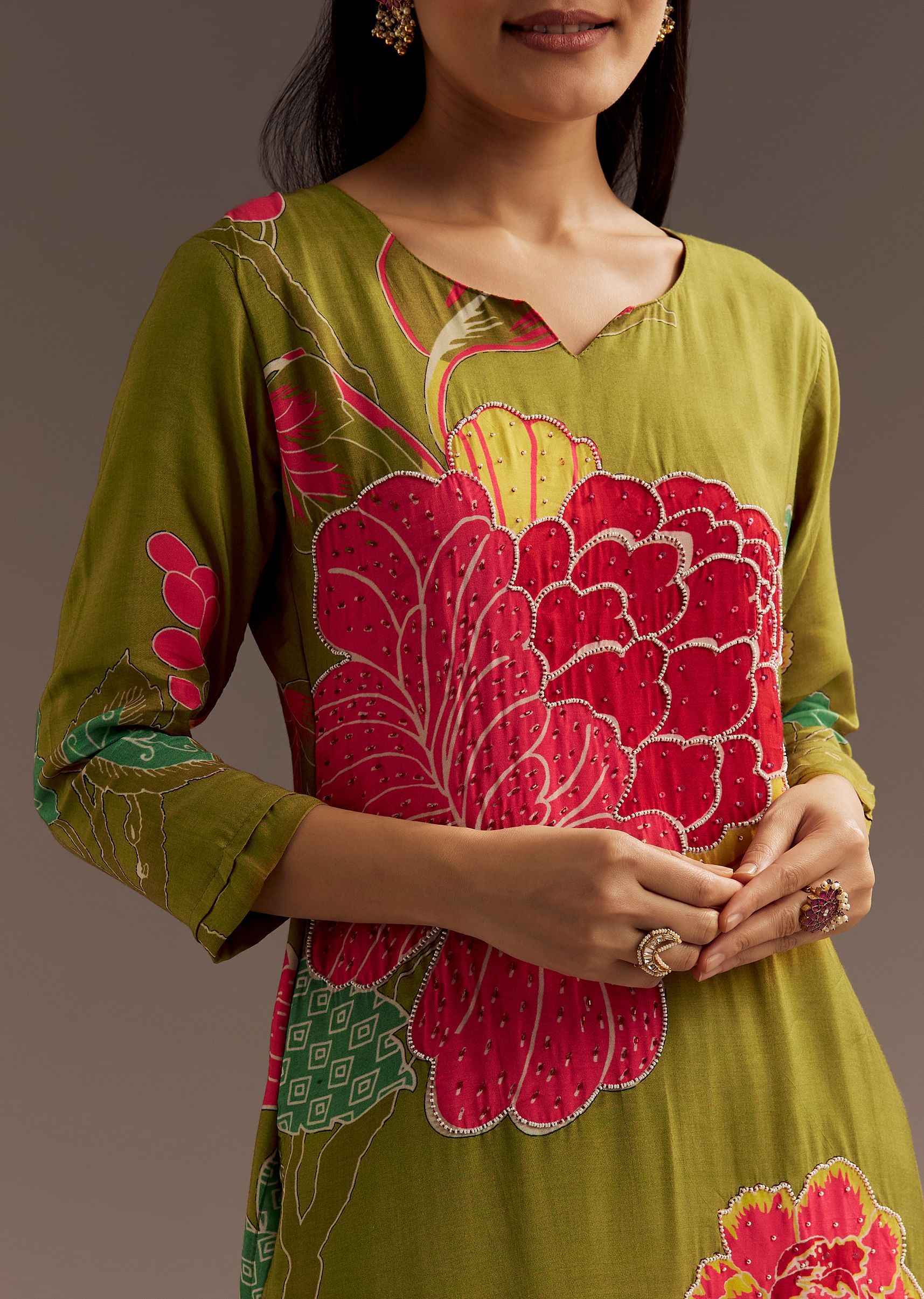 mehendi-green-floral-print-crepe-kurta-with-beads-detailing-sg224211-2_6fb21ef5-5c0f-41d7-afad-b330e998c6c8.jpg