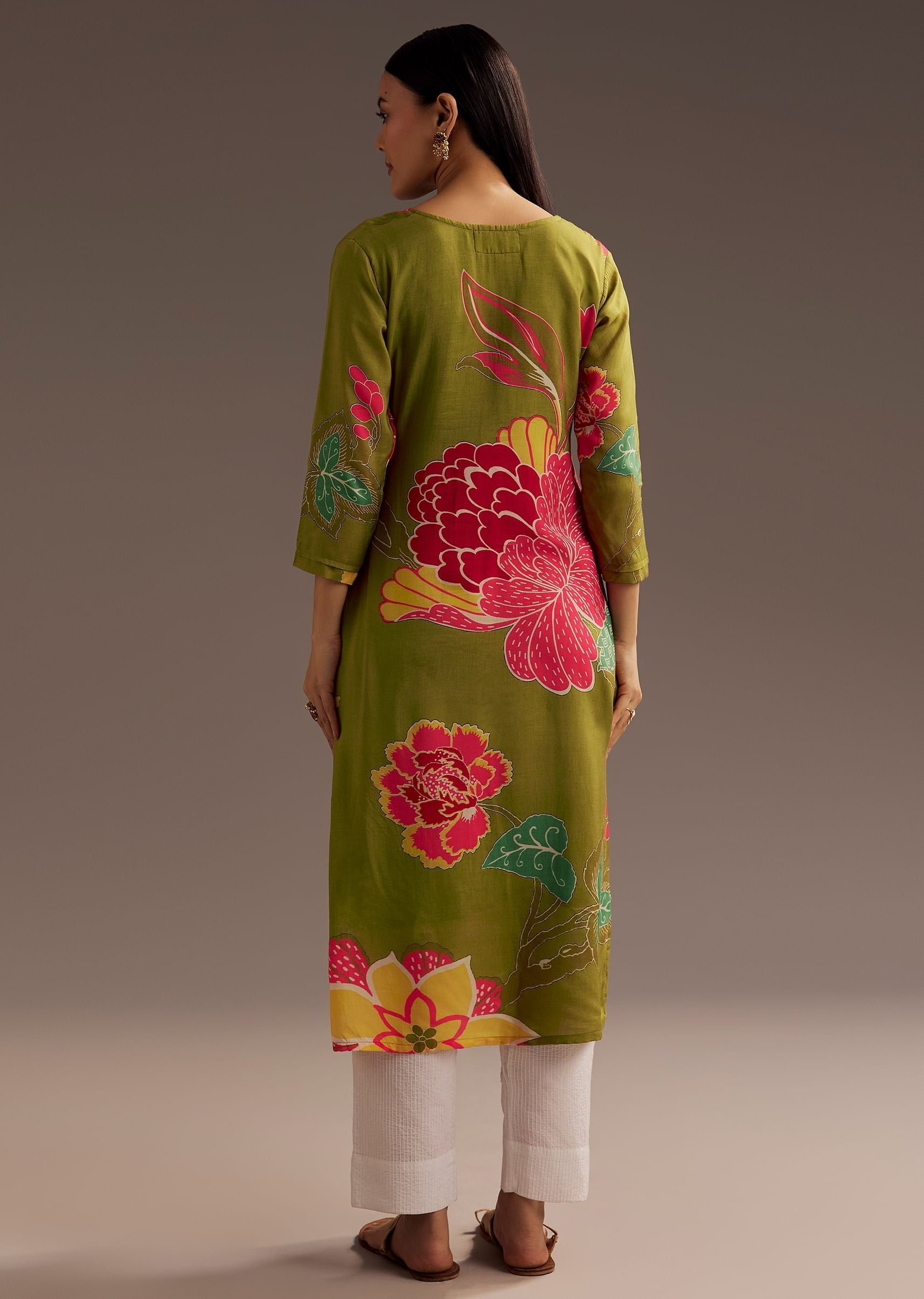 mehendi-green-floral-print-crepe-kurta-with-beads-detailing-sg224211-5_fb01f7e9-2bcf-4352-8596-72ef945a6f15.jpg