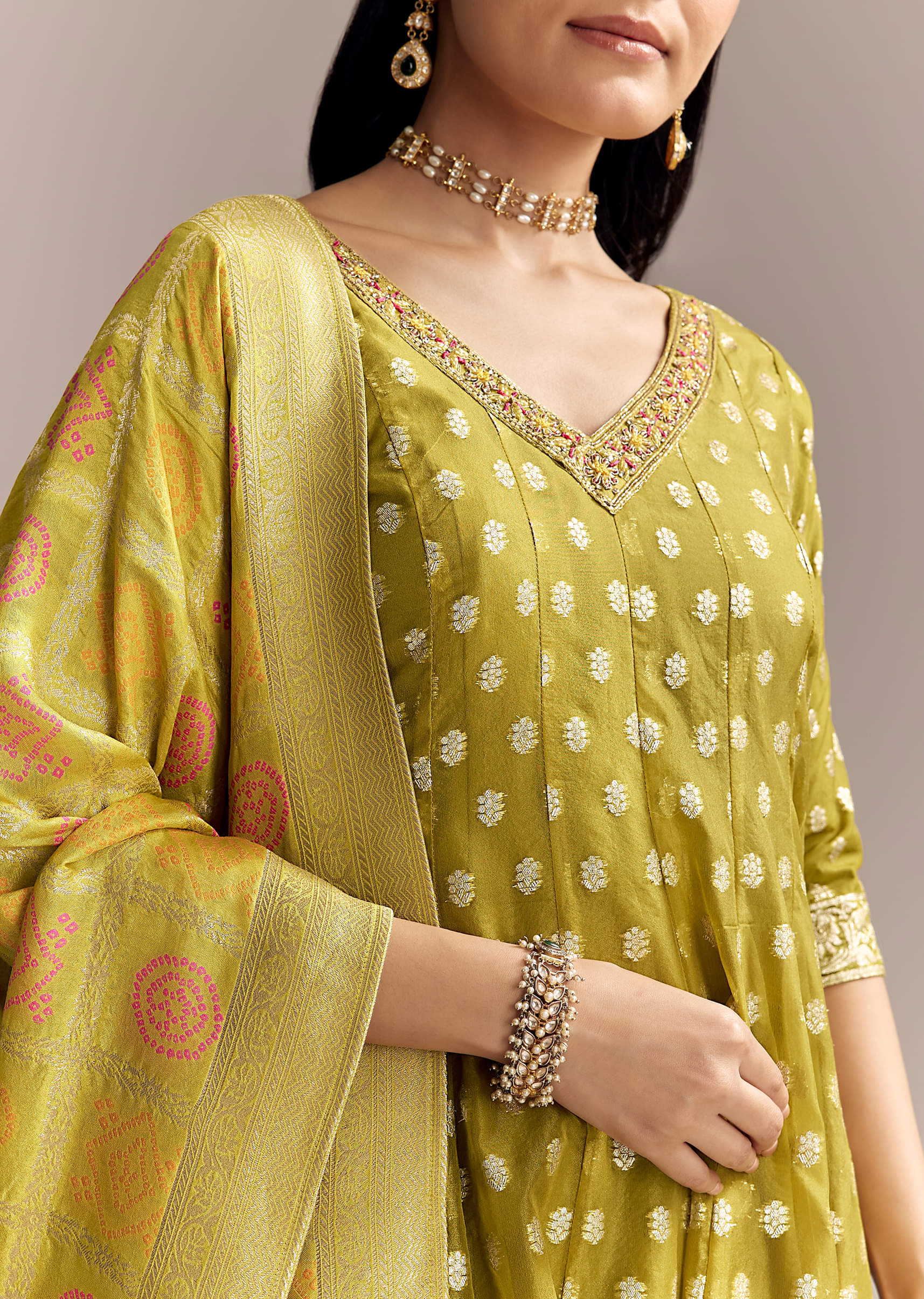 mehendi-green-jacquard-anarkali-suit-with-woven-brocade-dupatta-sg353503-2.jpg