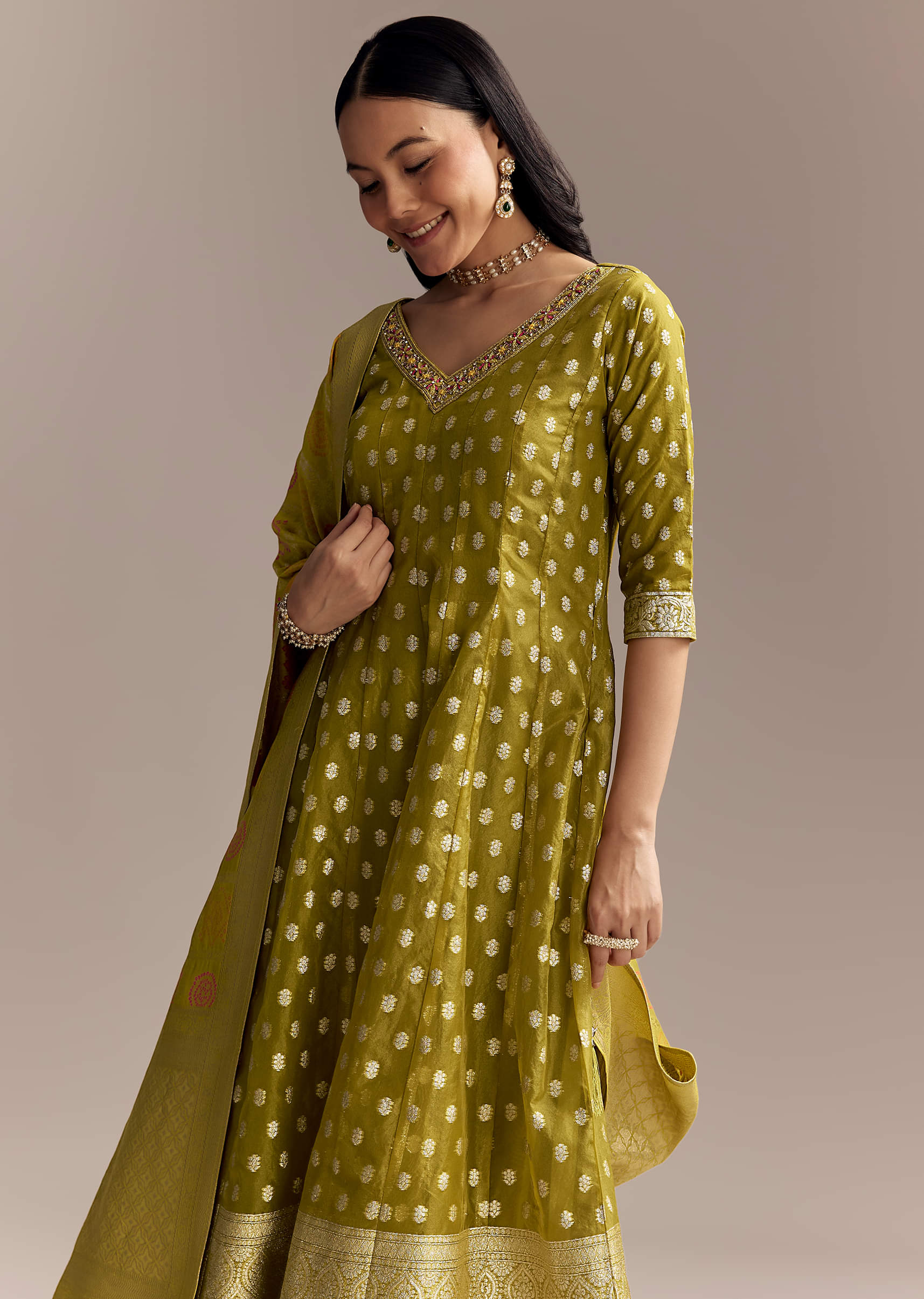 mehendi-green-jacquard-anarkali-suit-with-woven-brocade-dupatta-sg353503-4.jpg