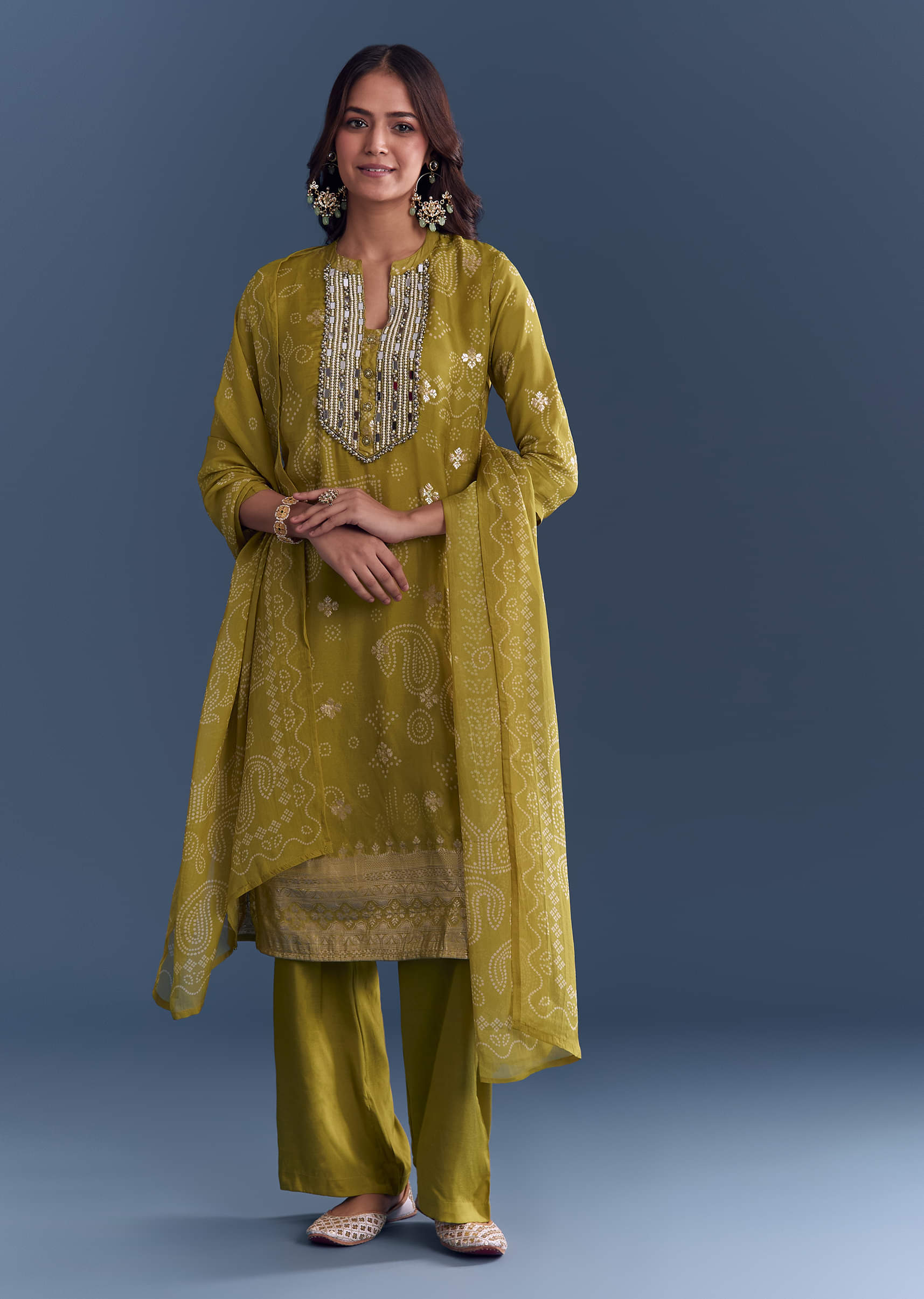 mehendi-green-organza-kurta-set-with-paisley-print-and-hand-work-sg354276-3.jpg