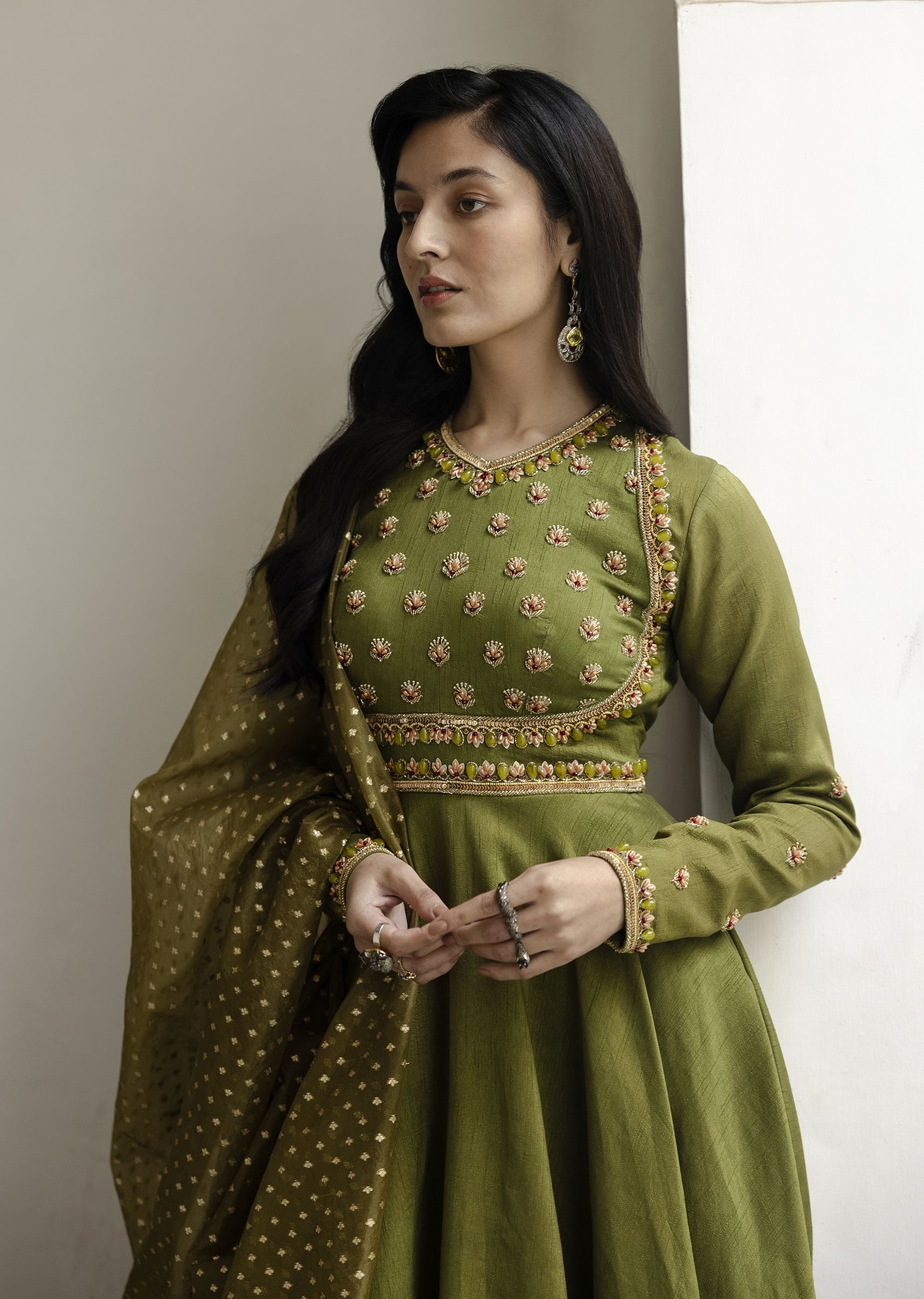mehendi-green-tussar-anarkali-suit-with-cutdana-embroiderykalki-sg303696-4_29b11496-a92d-48a1-9474-cc6d18bc9387.jpg