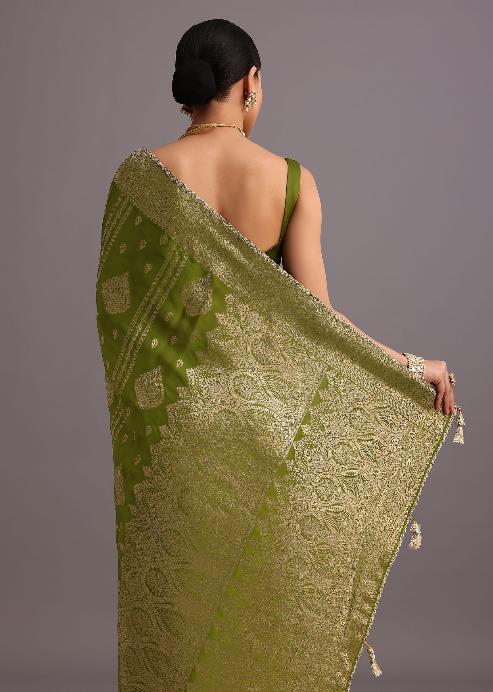 mehendi_green_zari_woven_satin_silk_saree_and-sg264704_9_b756c1e7-467d-4851-a594-ef86a1e3fe7a.jpg