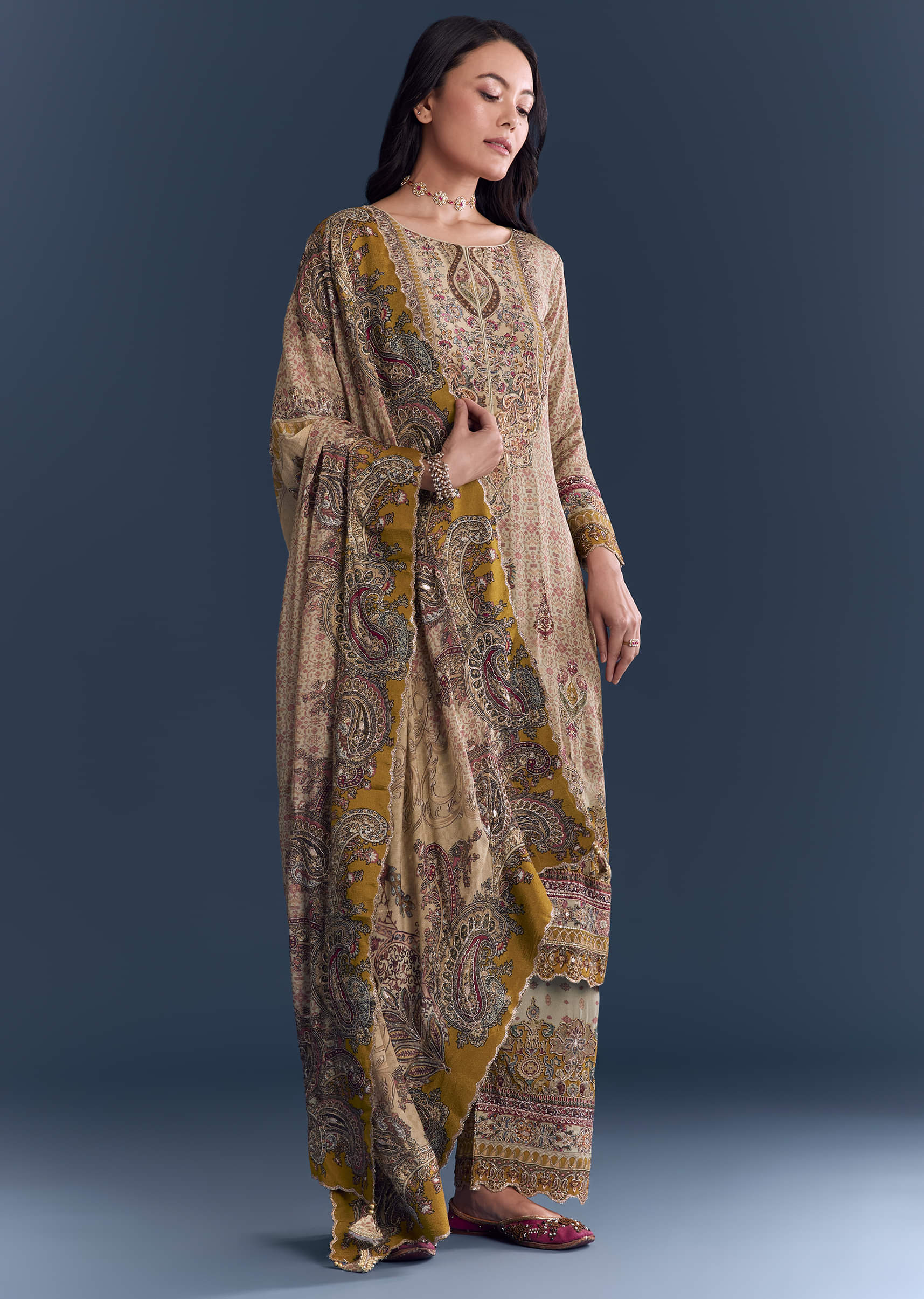 mint-green-crepe-kurta-set-with-paisley-and-floral-print-sg345159-3.jpg