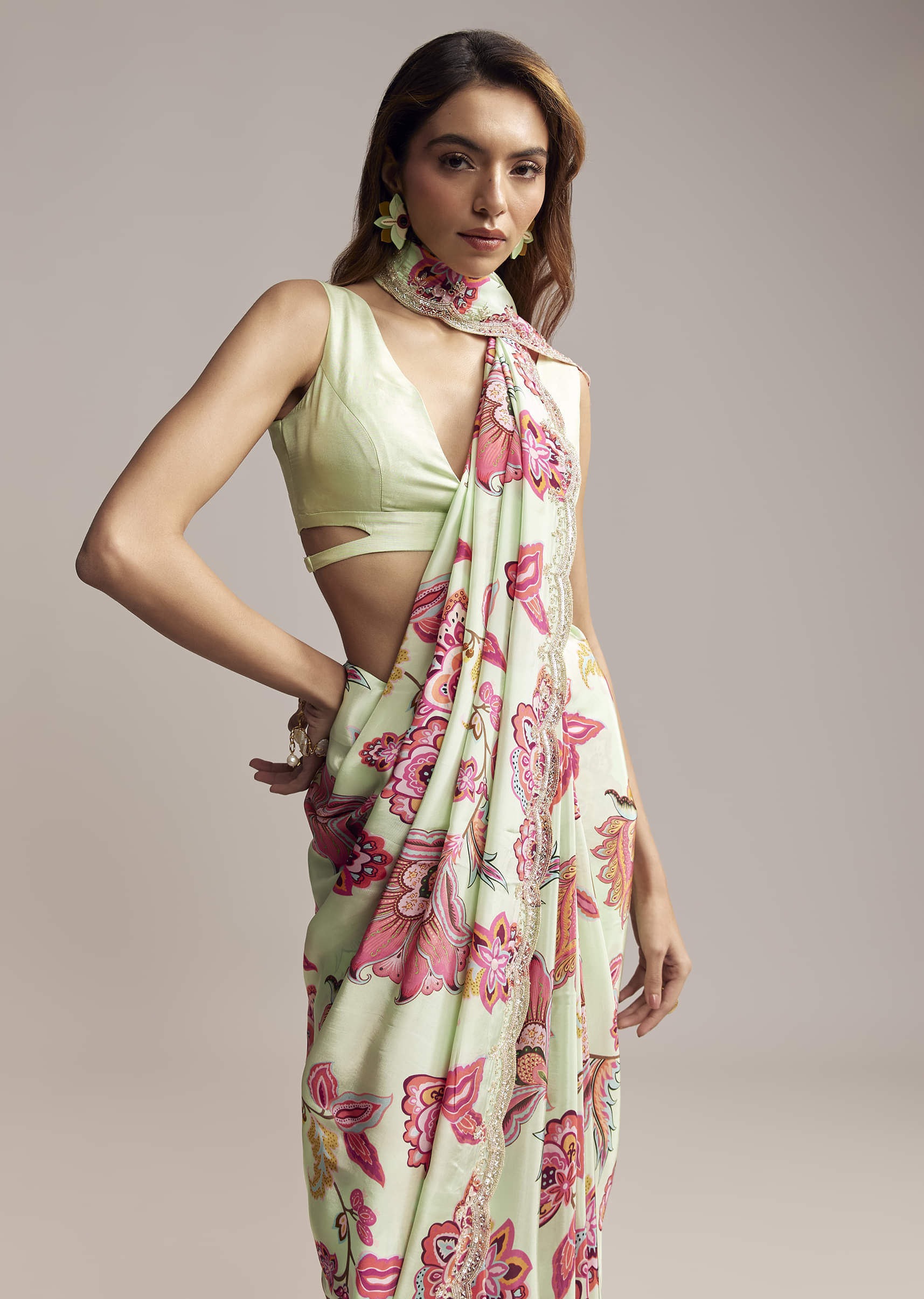 mint-green-crepe-saree-with-embroidered-scallop-border-sg328003-5.jpg
