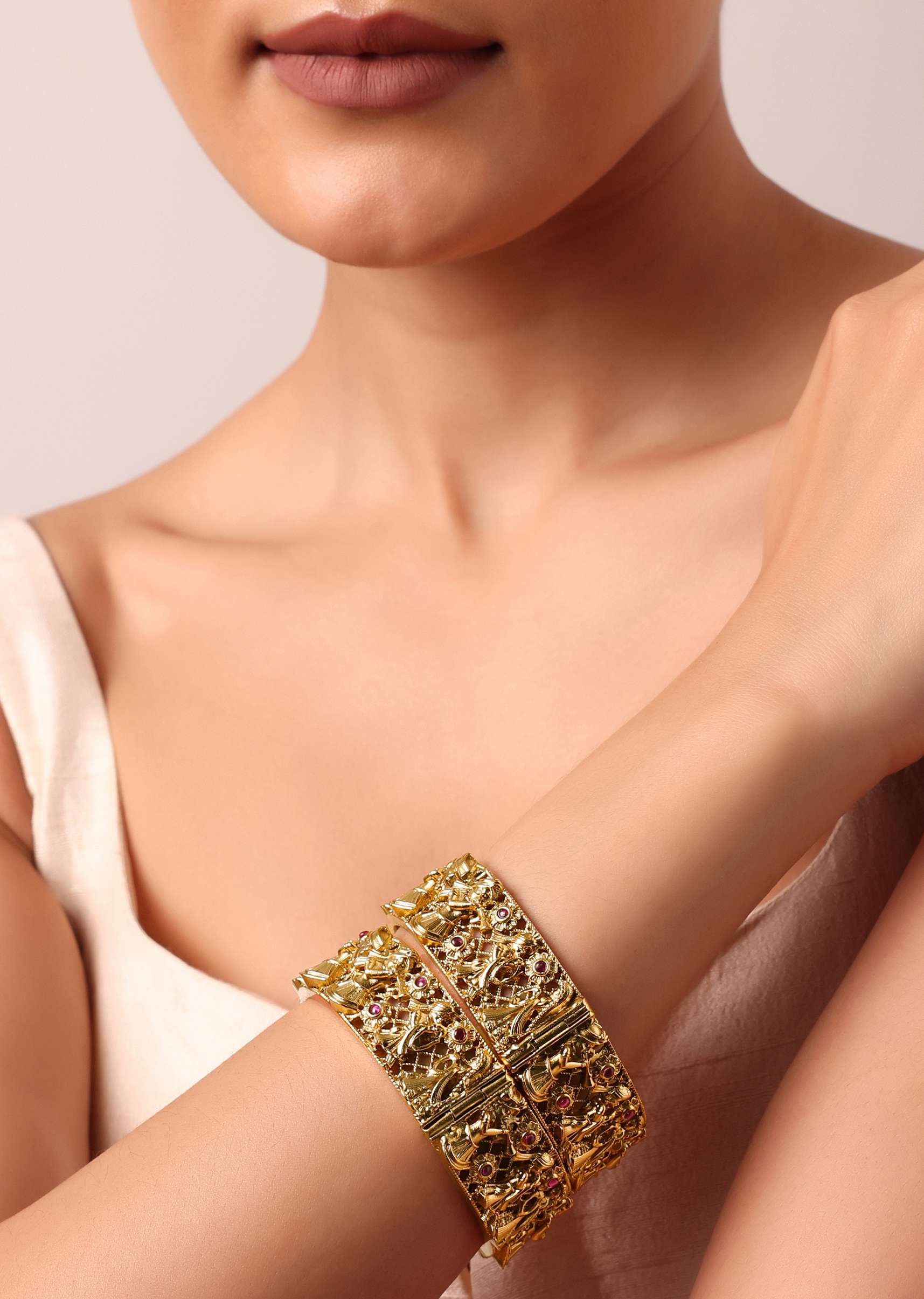 multi_finish_kundan_bangle_set_of_2-sg213271_2_6c4701ba-6ab3-4ebf-bf23-92b12966cc1f.jpg