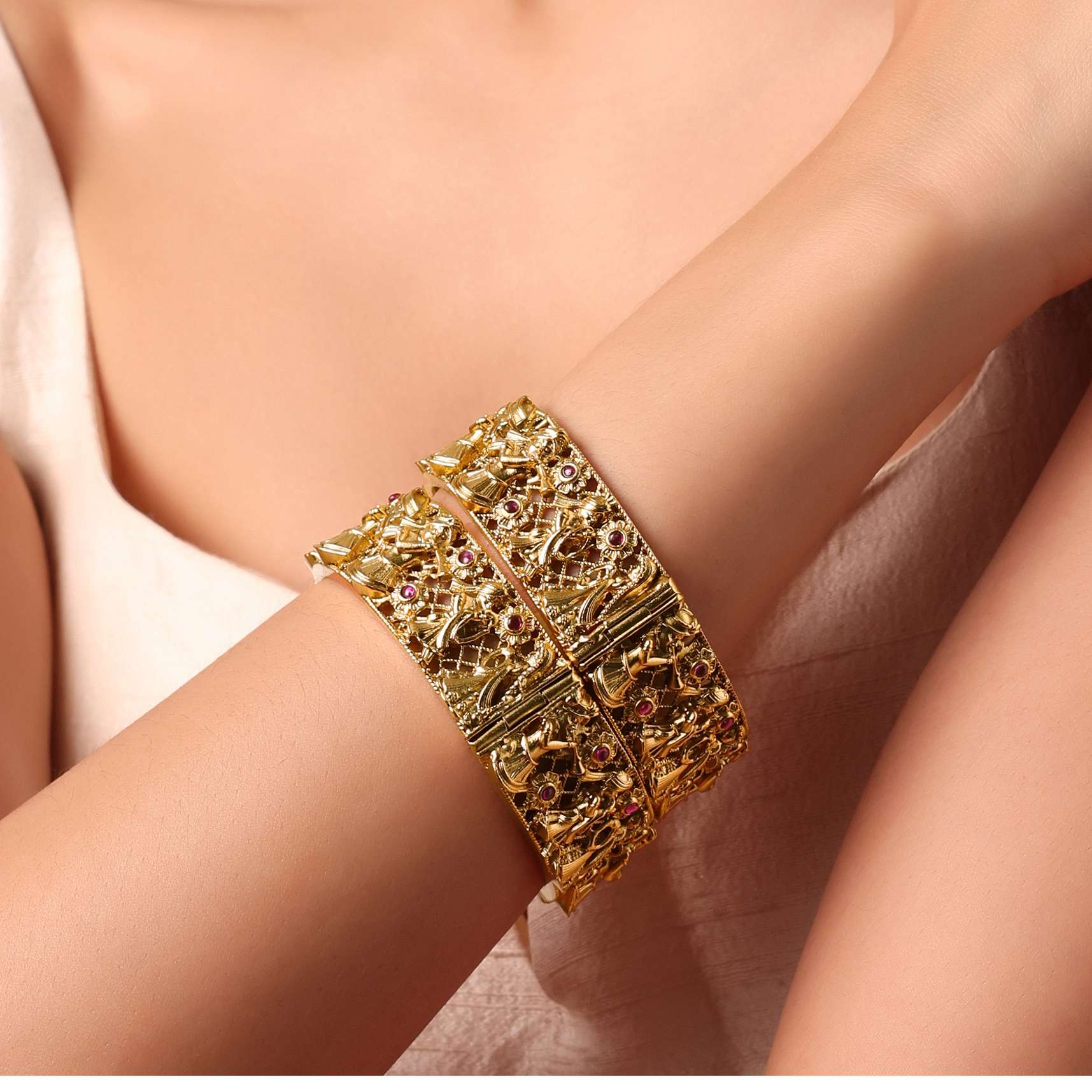multi_finish_kundan_bangle_set_of_2-sg213271_3_078a59b8-5b32-4e00-b2b6-62e76a7313f1.jpg