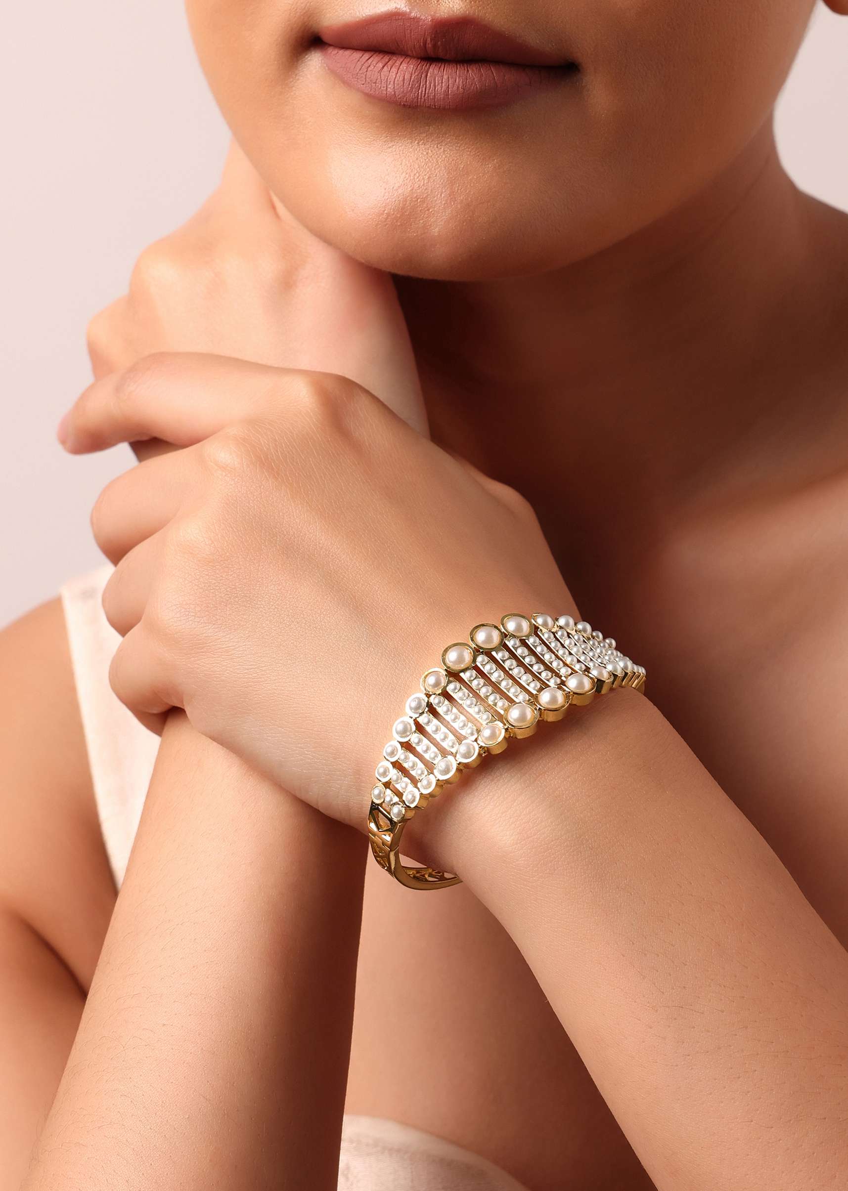 multi_tone_bangle_with_embedded_kundan_and_b-sg213292_5_3172c0bb-f459-44bc-ac65-b9c6ffd62a35.jpg